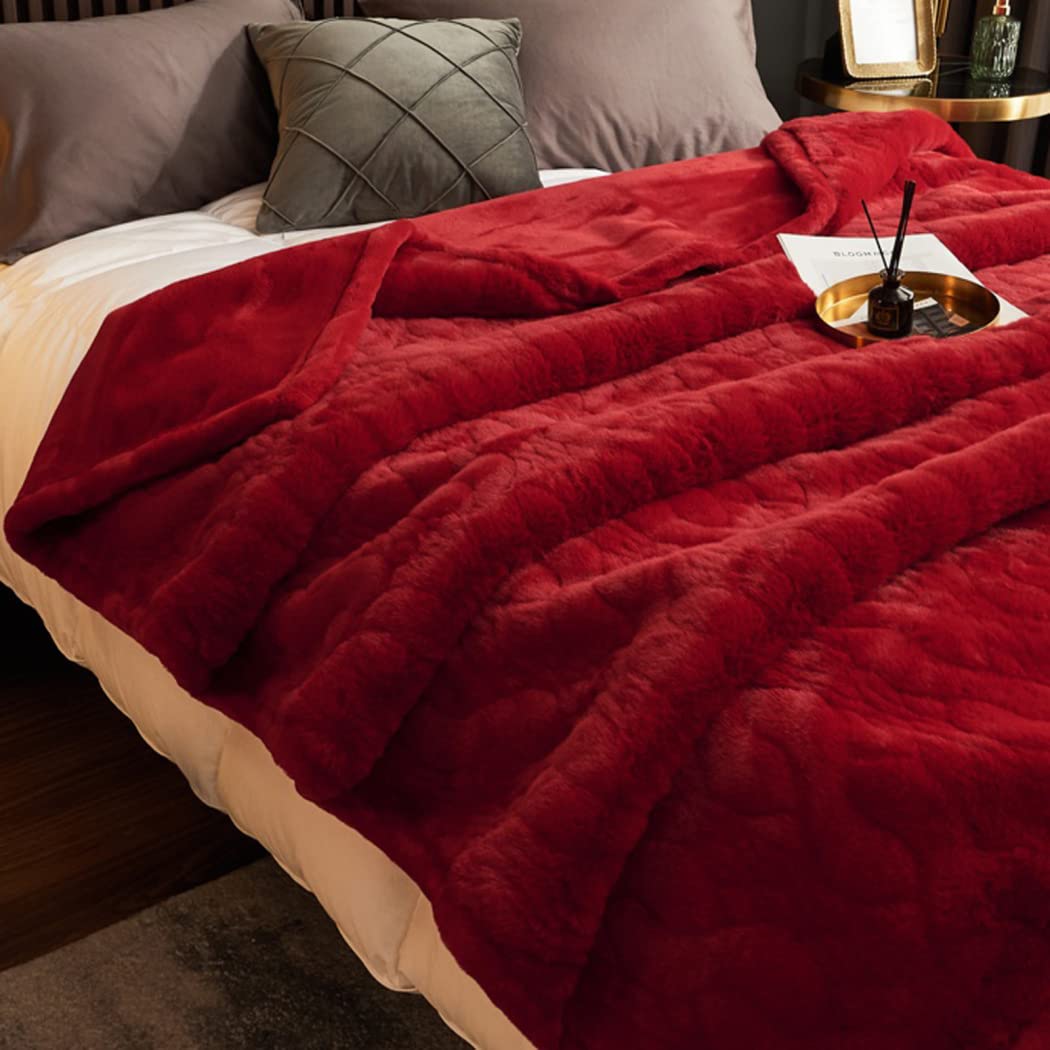 LGYKUMEG 12lbs Heavy Faux Fur Throw Blanket - Korean Style Mink Plush, Ultra Soft & Warm Winter Blanket for Bed, Sofa, Couch (200x230cm) - Perfect for Cozy Nights, Home Decor & Gift Giving