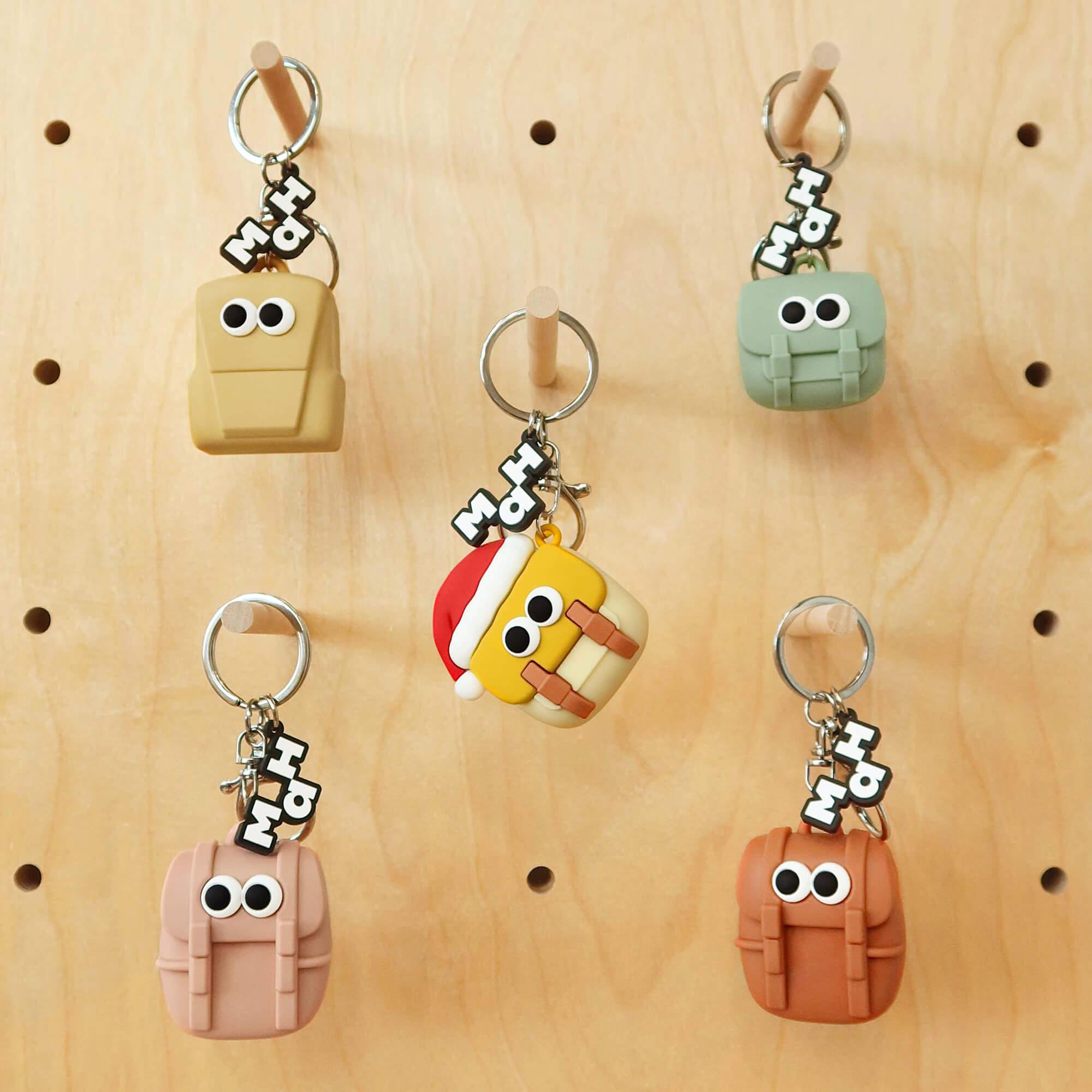 Oli Keychain - Stylish Christmas Gift Keyring for Holiday Decorations & Party Favors | Perfect for Gifts, Stocking Stuffers & Festive Celebrations