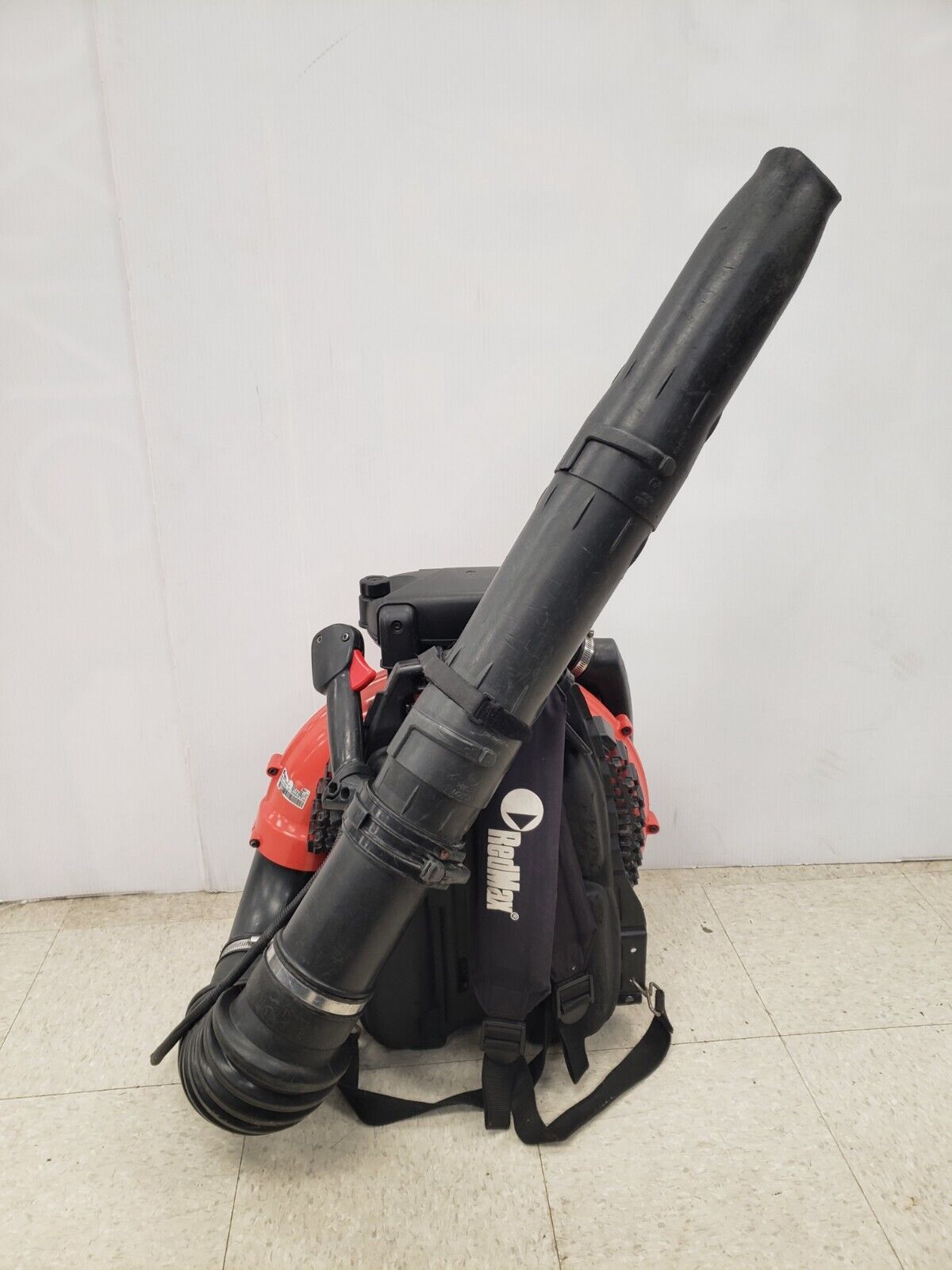 Redmax EB28500 Backpack Leaf Blower - 28.5cc 2-Cycle Gas Powered, Lightweight & Ergonomic Design for Yard Cleaning, Landscaping, and Leaf Removal