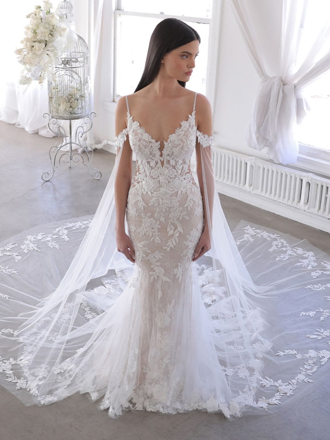 Enzoani Olana Blue Wedding Dress Size 12 - Elegant A-Line Gown for Brides, Perfect for Church Ceremonies and Beach Weddings