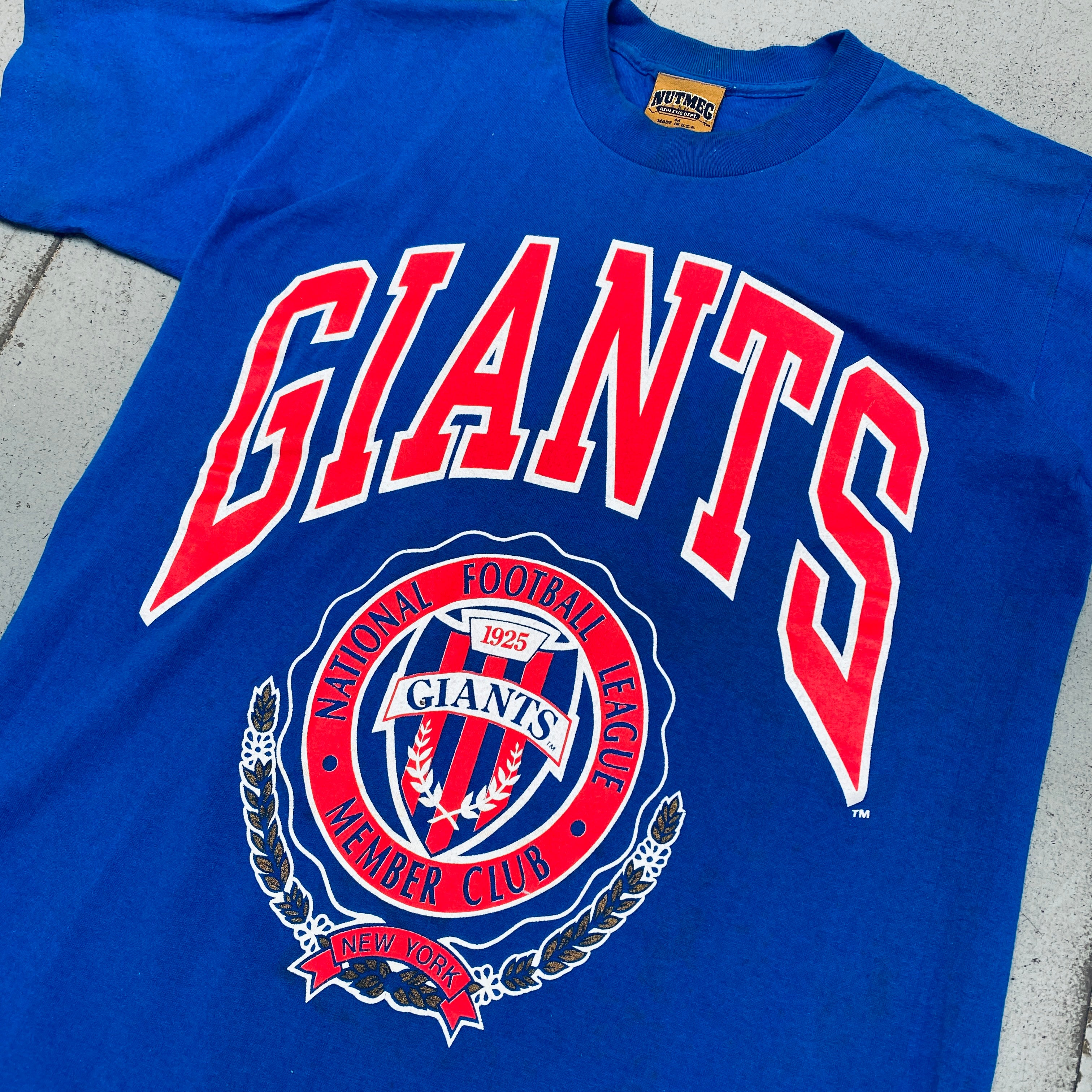 New York Giants 1990s Vintage Graphic Spellout T-Shirt for Men - Retro NFL Football Fan Apparel, Game Day Outfit, Casual Wear & Collectible Merchandise