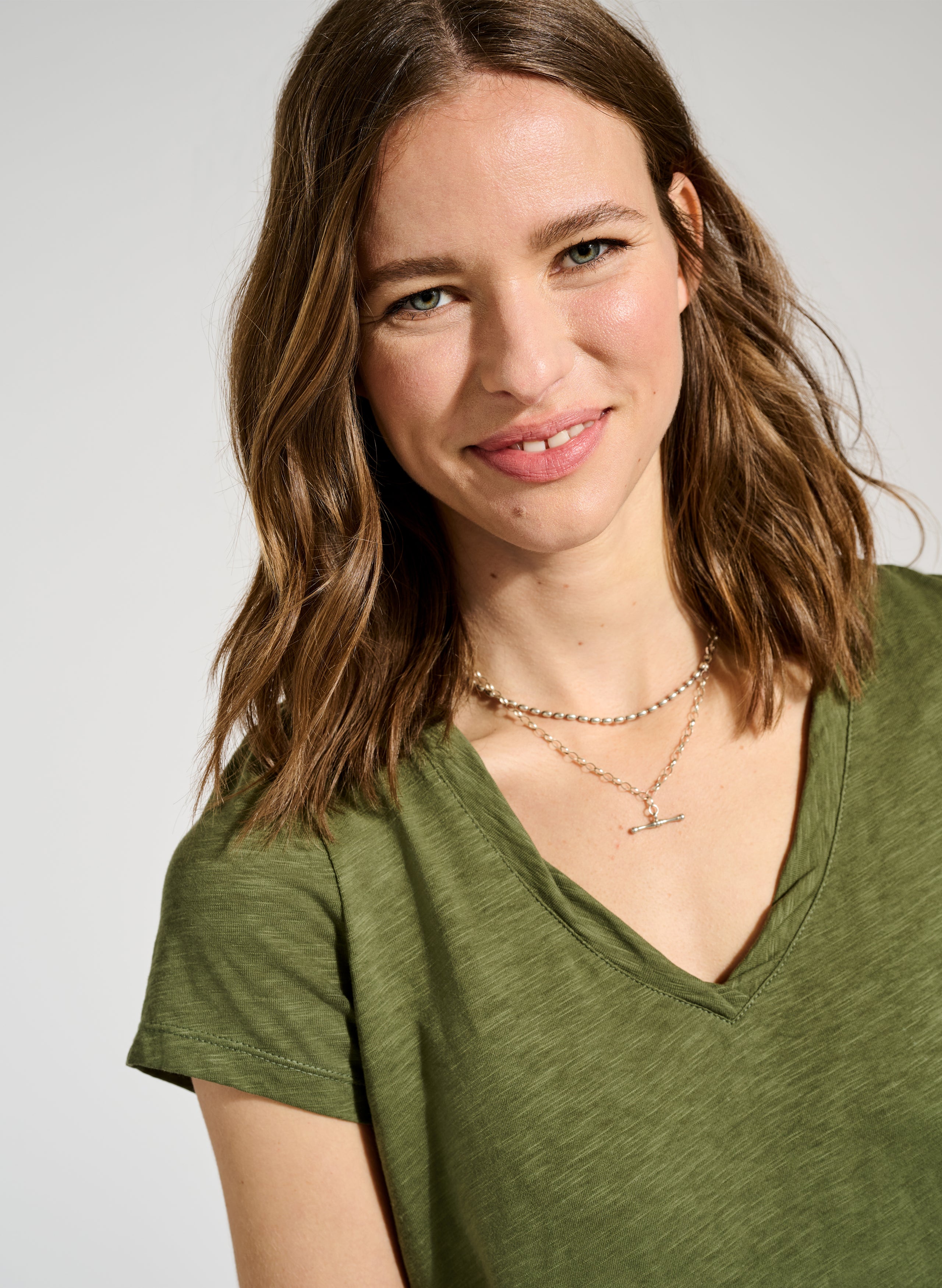 Baukjen Essentials Organic Cotton V Neck Tee for Women - Soft & Breathable Eco-Friendly Shirt - Perfect for Casual Wear, Layering & Everyday Outfits