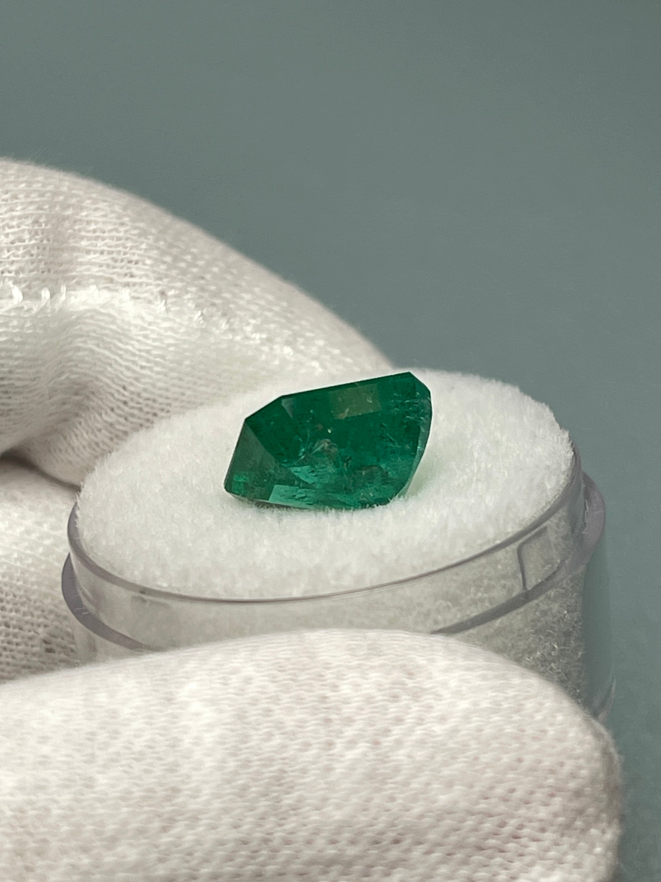 4.36 Carat 11x9mm Deep Green Natural Loose Zambian Emerald Gemstone - Perfect for Jewelry Making, Engagement Rings & Luxury Gifts