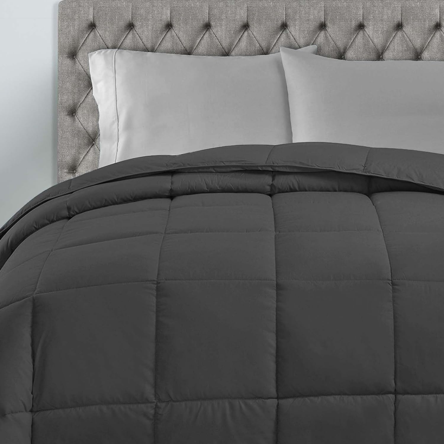 All-Season Reversible Down Alternative Comforter - Lightweight & Hypoallergenic Bedding for Year-Round Comfort - Perfect for Master Bedroom, Guest Room & Dorm Use