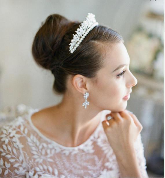 VICTORIA Swarovski Crystal Wedding Tiara - Elegant Bridal Crown for Weddings, Prom, Pageants & Special Occasions