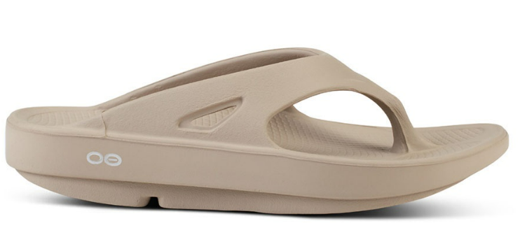 OOFOS Unisex Original Recovery Sandals - Comfortable Arch Support for Men & Women - Perfect for Post-Workout, Travel & Relaxation at Home