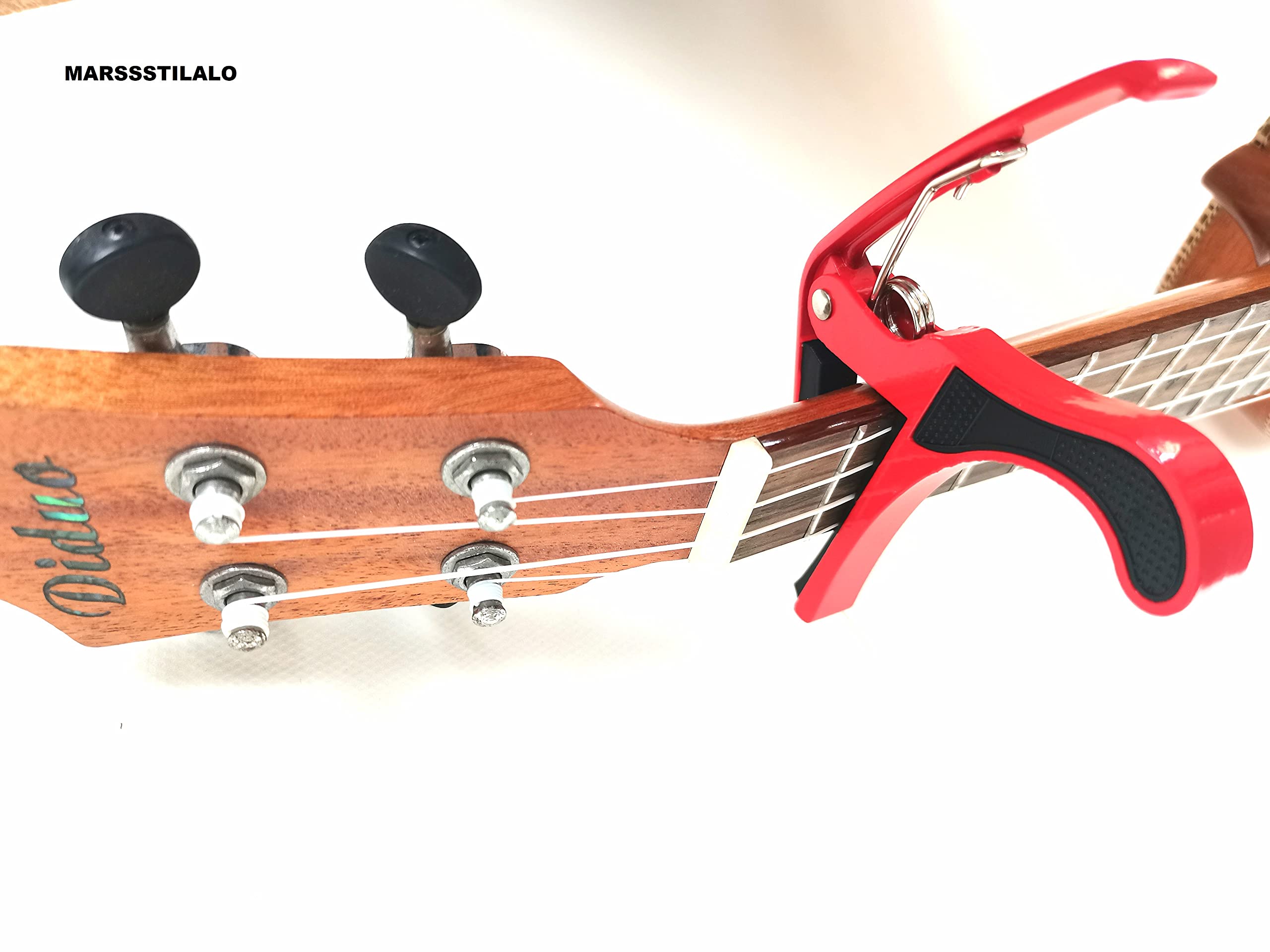 Professional Metal Capo for Acoustic & Electric Guitars & Bass - Red | Durable Guitar Accessory for Musicians & Performers | Perfect for Live Shows, Studio Recording & Practice Sessions