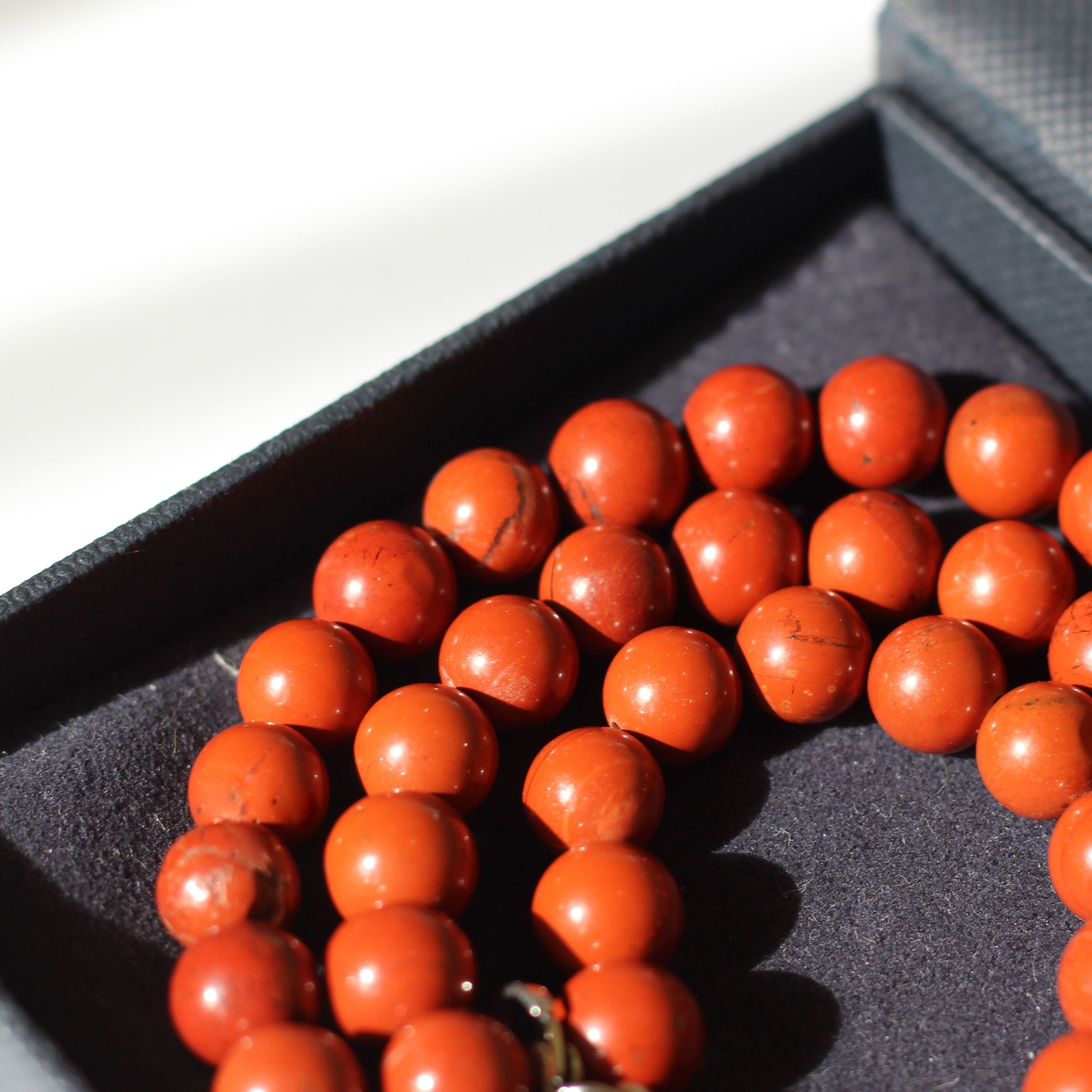 Red Jasper Beaded Necklace for Women - Natural Stone Jewelry for Healing & Protection - Perfect for Meditation, Yoga & Spiritual Gifts