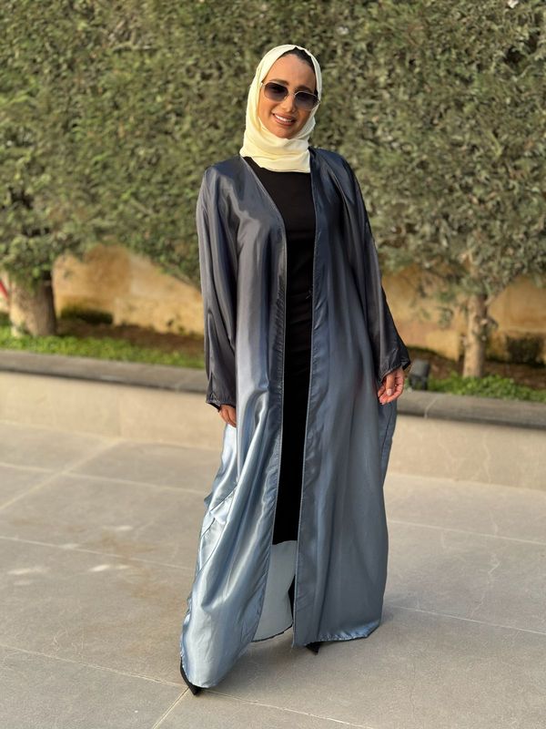 Elegant Open Abaya with Vibrant Colors - Perfect for Modest Fashion, Prayer, and Special Occasions