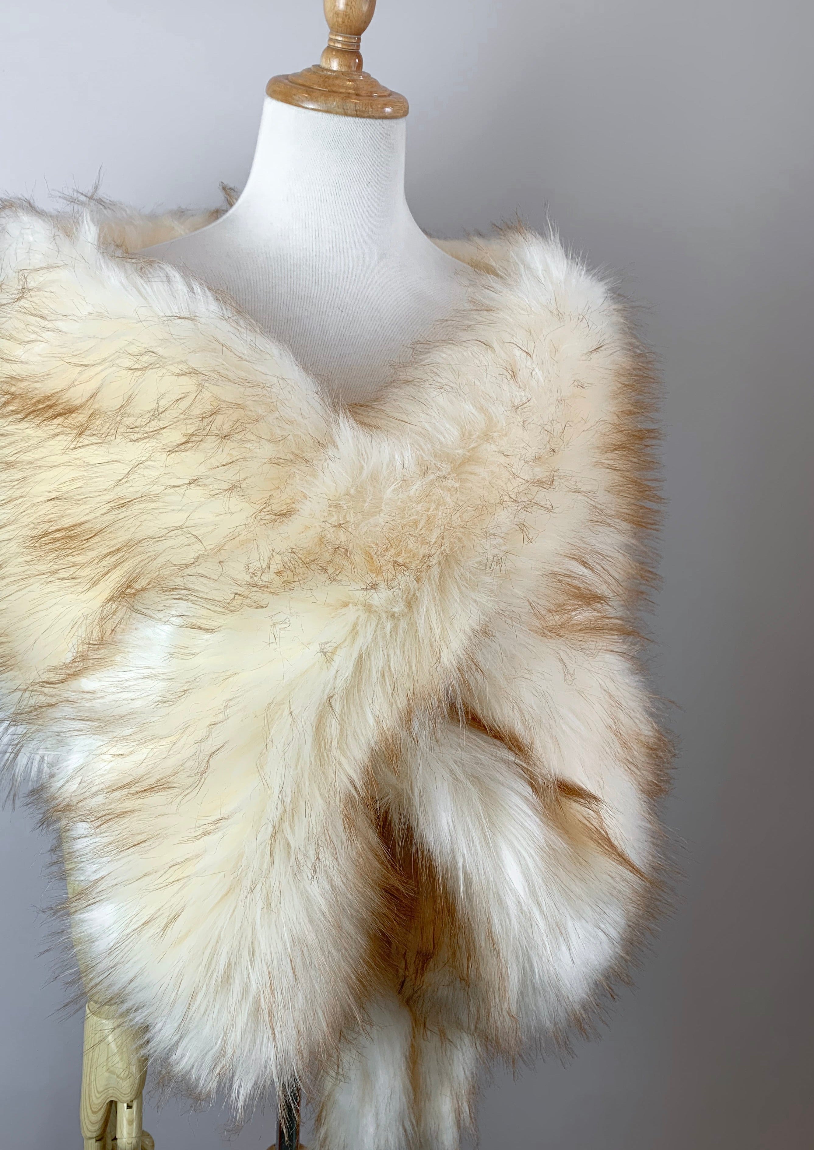 Elegant Champagne Fur Shawl Wrap - Soft & Luxurious Winter Accessory for Women (Lilian Cha02) - Perfect for Parties, Weddings & Evening Events