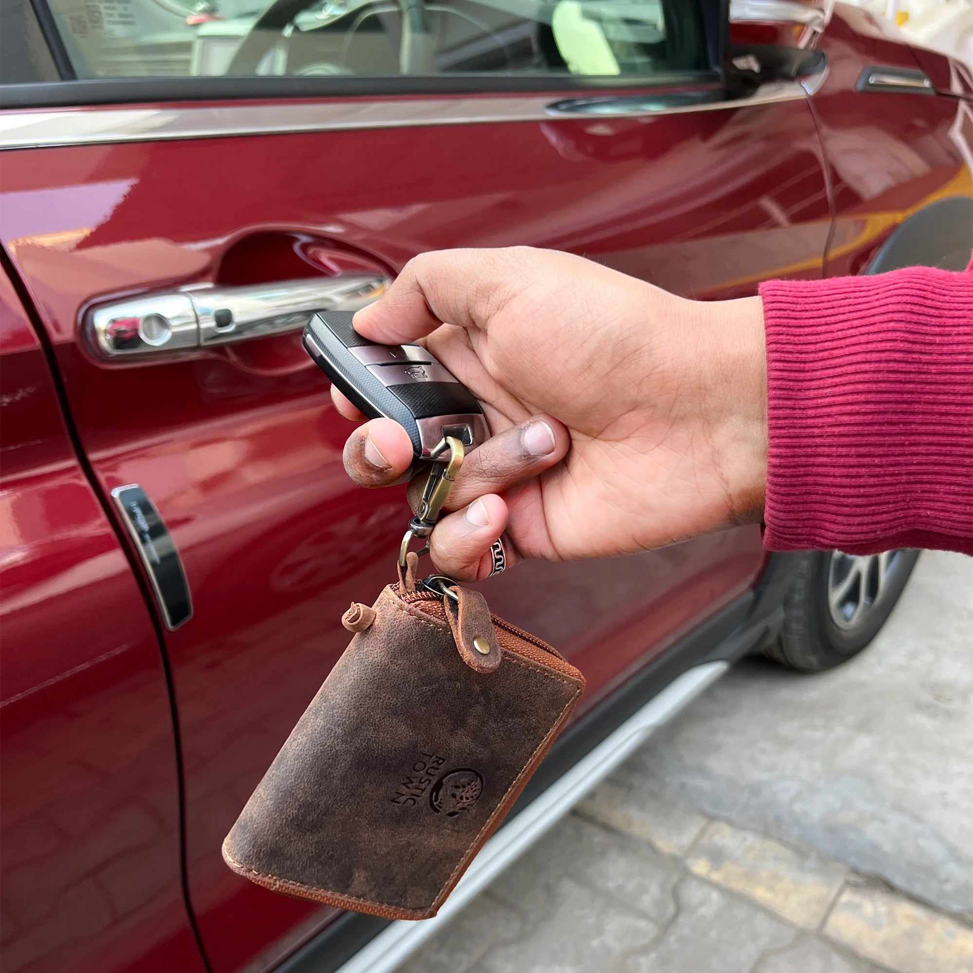 Genuine Leather Key Holder Case - Zippered Key Organizer Wallet with Belt Hook - Perfect for Key Storage & Organization at Home, Office or Travel