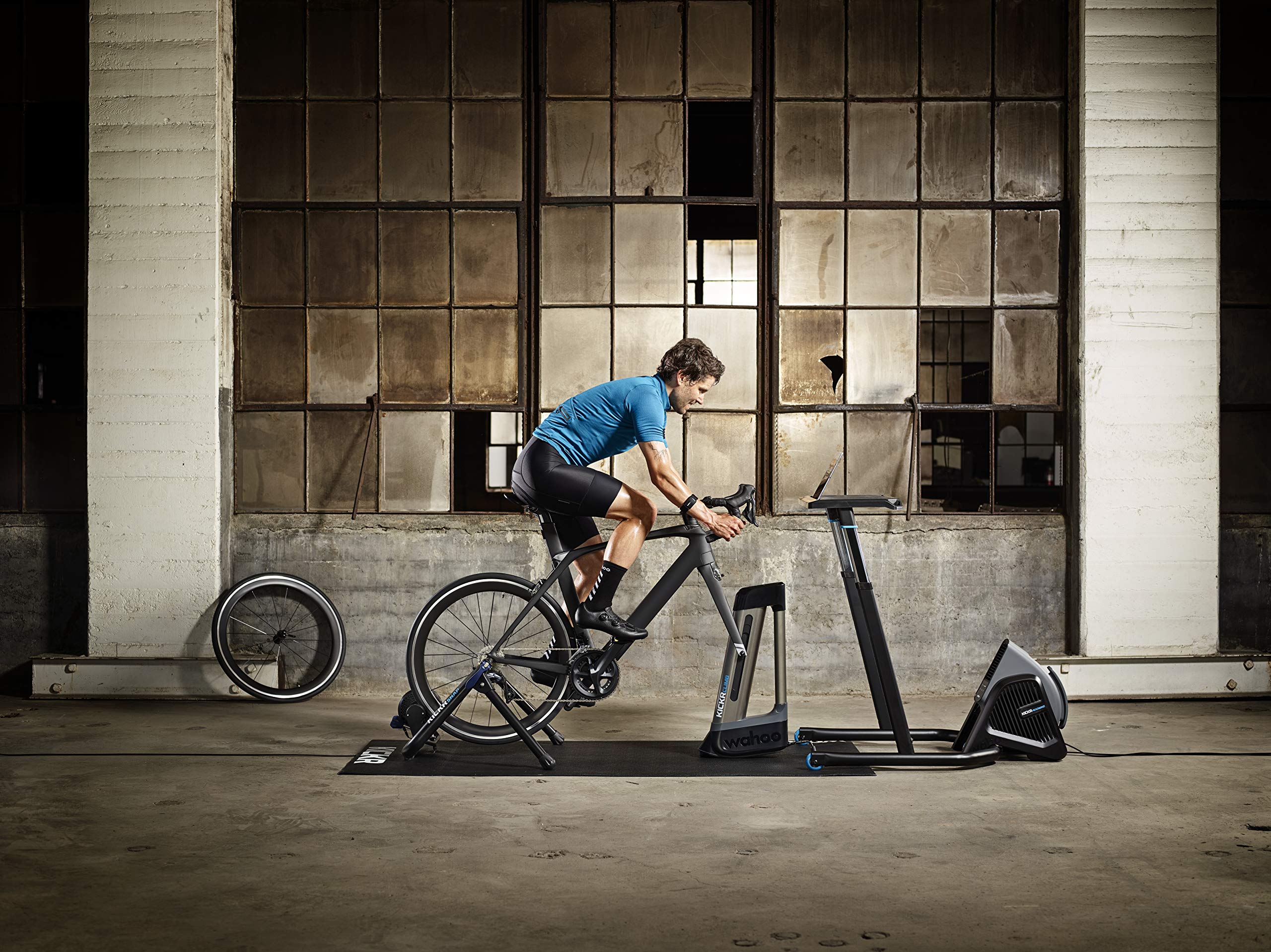 Wahoo Fitness Kickr Headwind - Bluetooth Smart Fan for Indoor Cycling & Training - Adjustable Wind Speed - Unisex Adult - Black - One Size - Perfect for Home Gym, Zwift, and Peloton Workouts