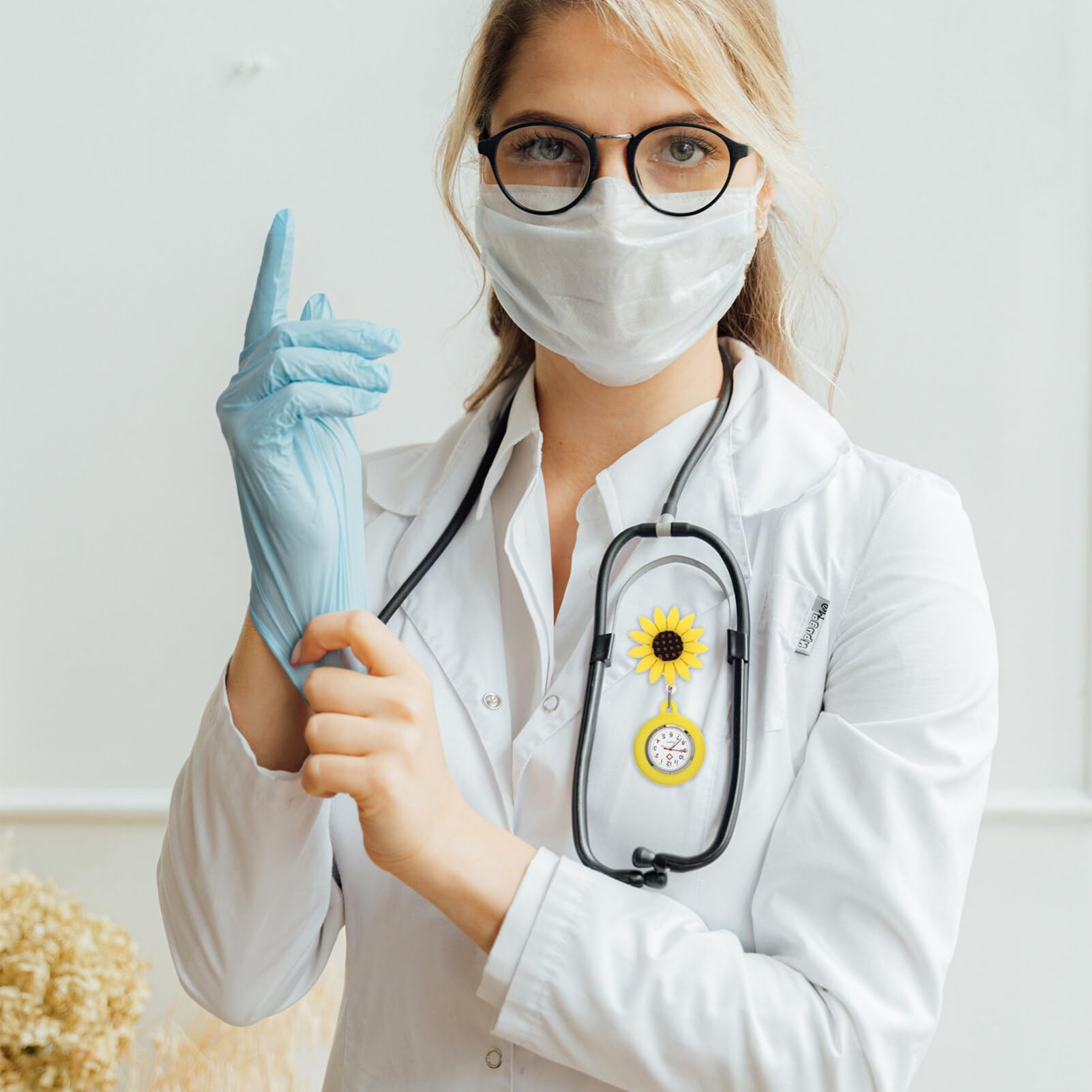 iplusmile Retractable Nurse Watch with Second Hand - Clip On Fob Watch, Digital Pocket Watch for Students & Professionals - Perfect for Medical Staff, Teachers & Office Workers