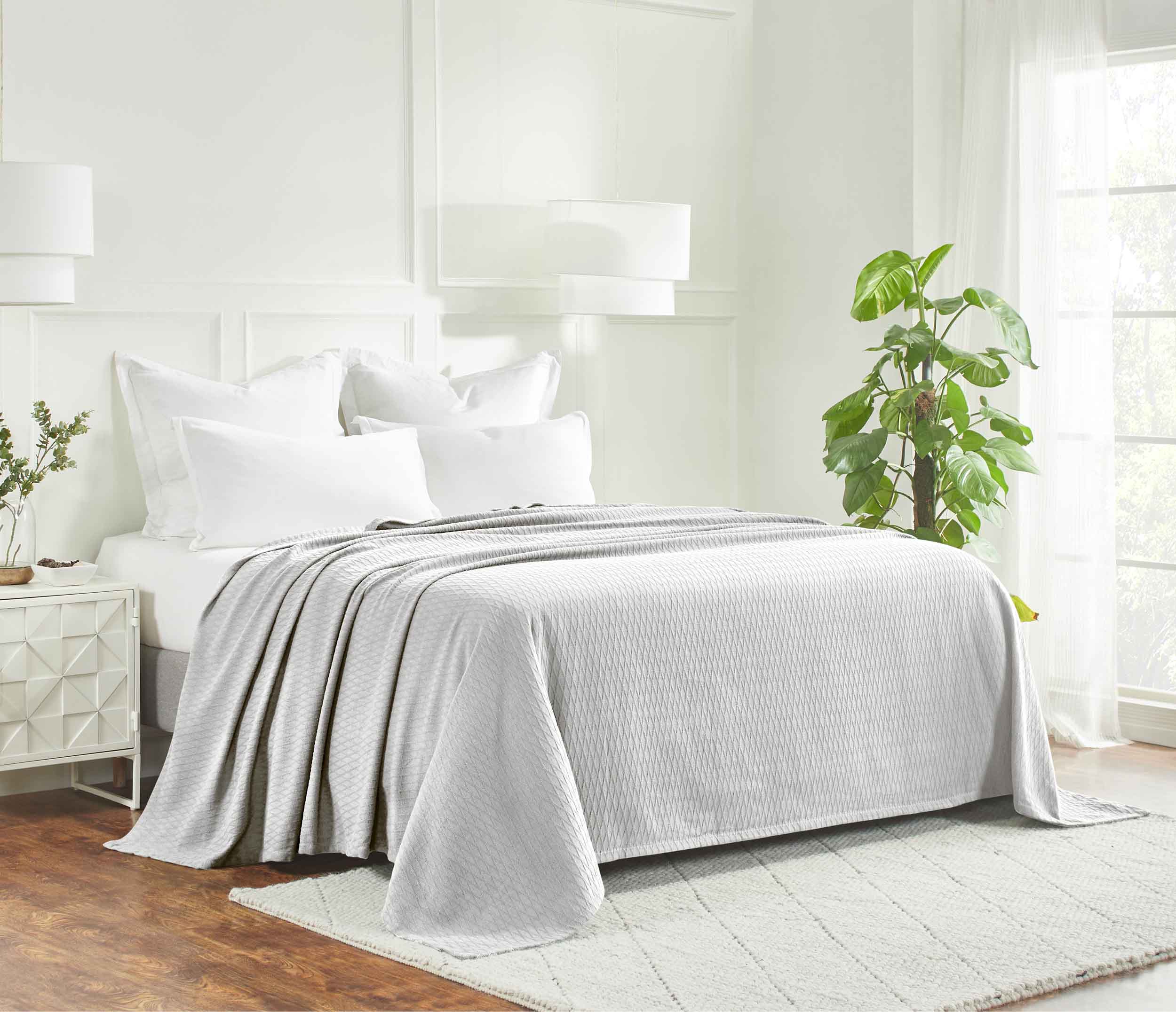 Premium Cotton All-Season Diamond Pattern Bed Blanket & Sofa Throw - Soft Cozy Blanket for Bedroom, Living Room, and Outdoor Use