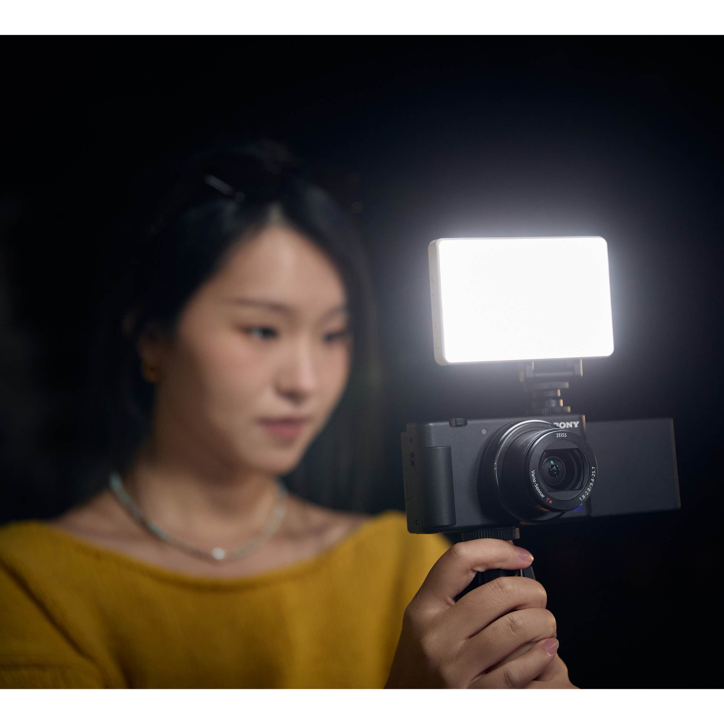 Godox MA5R Magnetic Bracket Stand AM01 - Universal Phone Mount for Photography & Video Shooting, Perfect for Vlogging, Live Streaming and Hands-Free Viewing