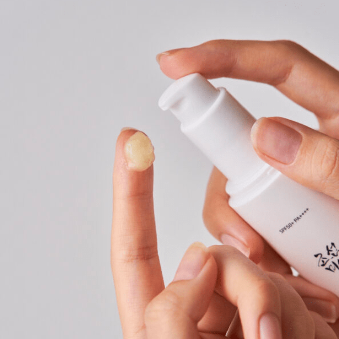 Beauty of Joseon Ginseng Moist Sun Serum SPF 50+ PA++++ 50ml - Korean Sunscreen for Face, Hydrating & Anti-Aging - Perfect for Daily UV Protection & Skincare Routine