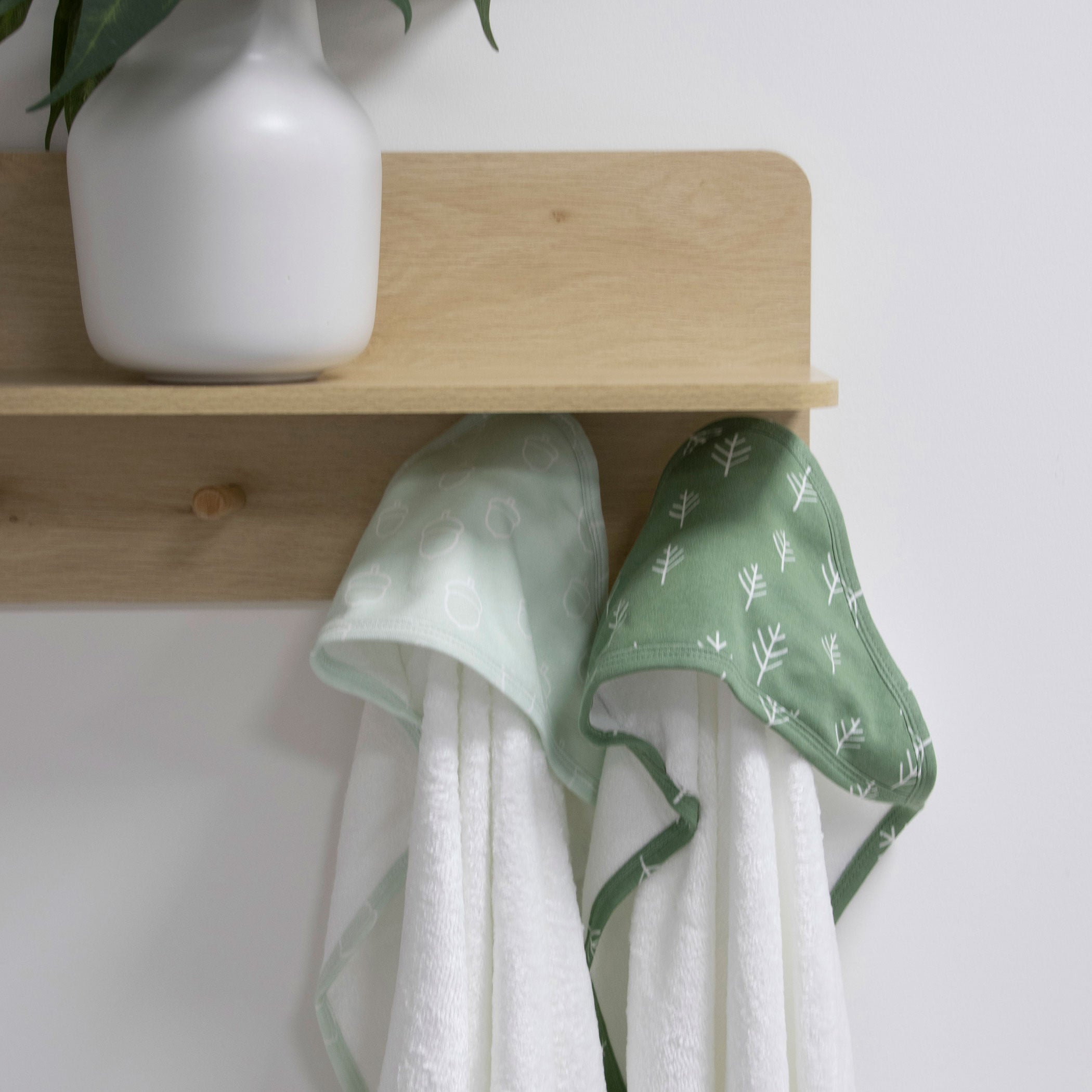Nordic Style 2-Pack Hooded Towel Set - Soft Avocado & Forest Green Baby Bath Towels for Newborns, Infants & Toddlers - Perfect for Bath Time, Swimming & Beach Outings