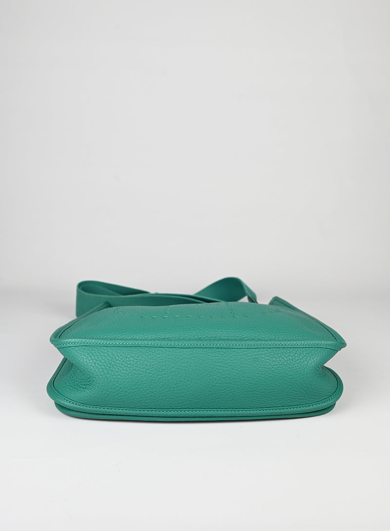 Hermès Evelyne 29 Leather Handbag in Green | Luxury Crossbody Bag for Women | Perfect for Work, Travel & Everyday Use