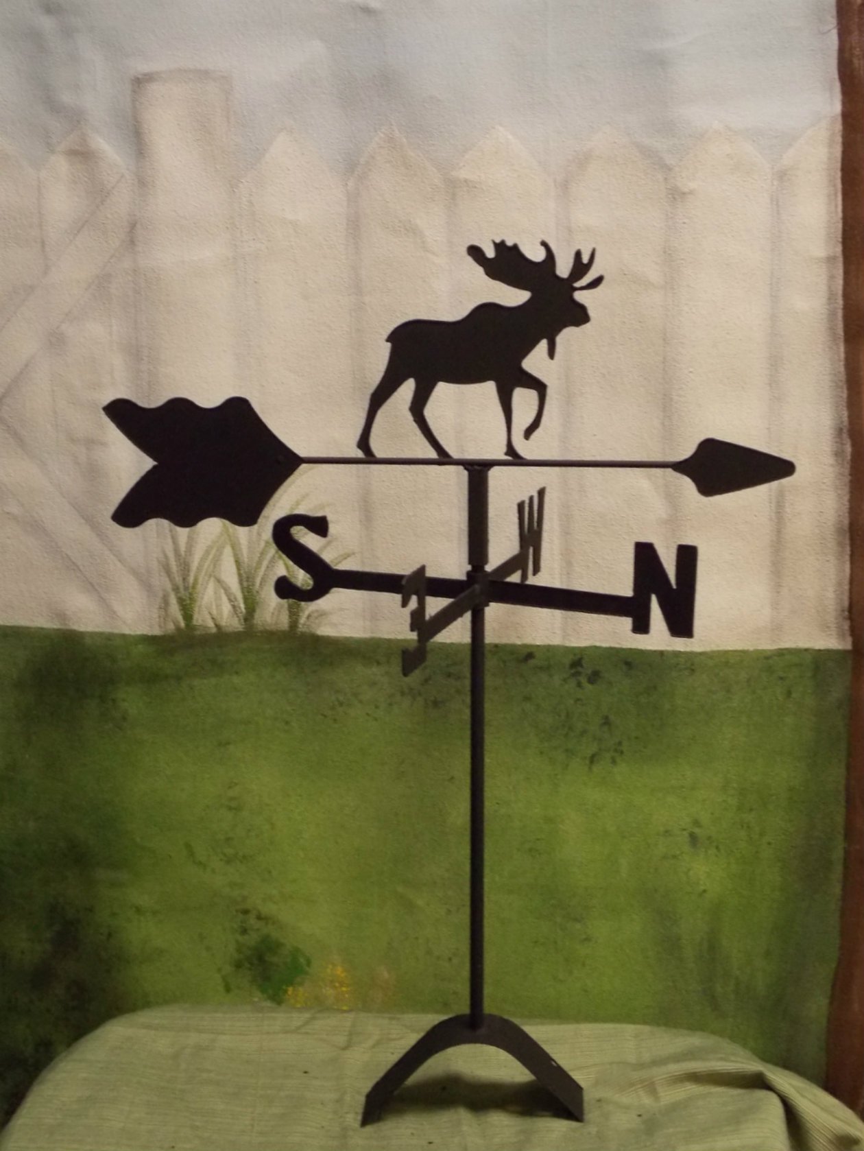 Black Wrought Iron Moose Roof Mounted Weathervane - Decorative Outdoor Garden & Barn Decor for Rustic Home & Farmhouse Style