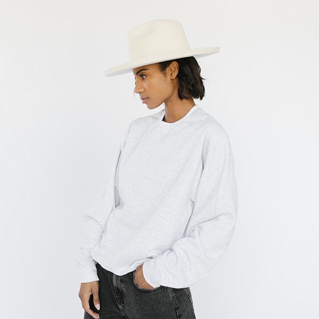 Gigi Pip Women's Cozy Sweatshirt | Soft Fleece Pullover for Casual Wear & Loungewear | Perfect for Fall & Winter Outfits