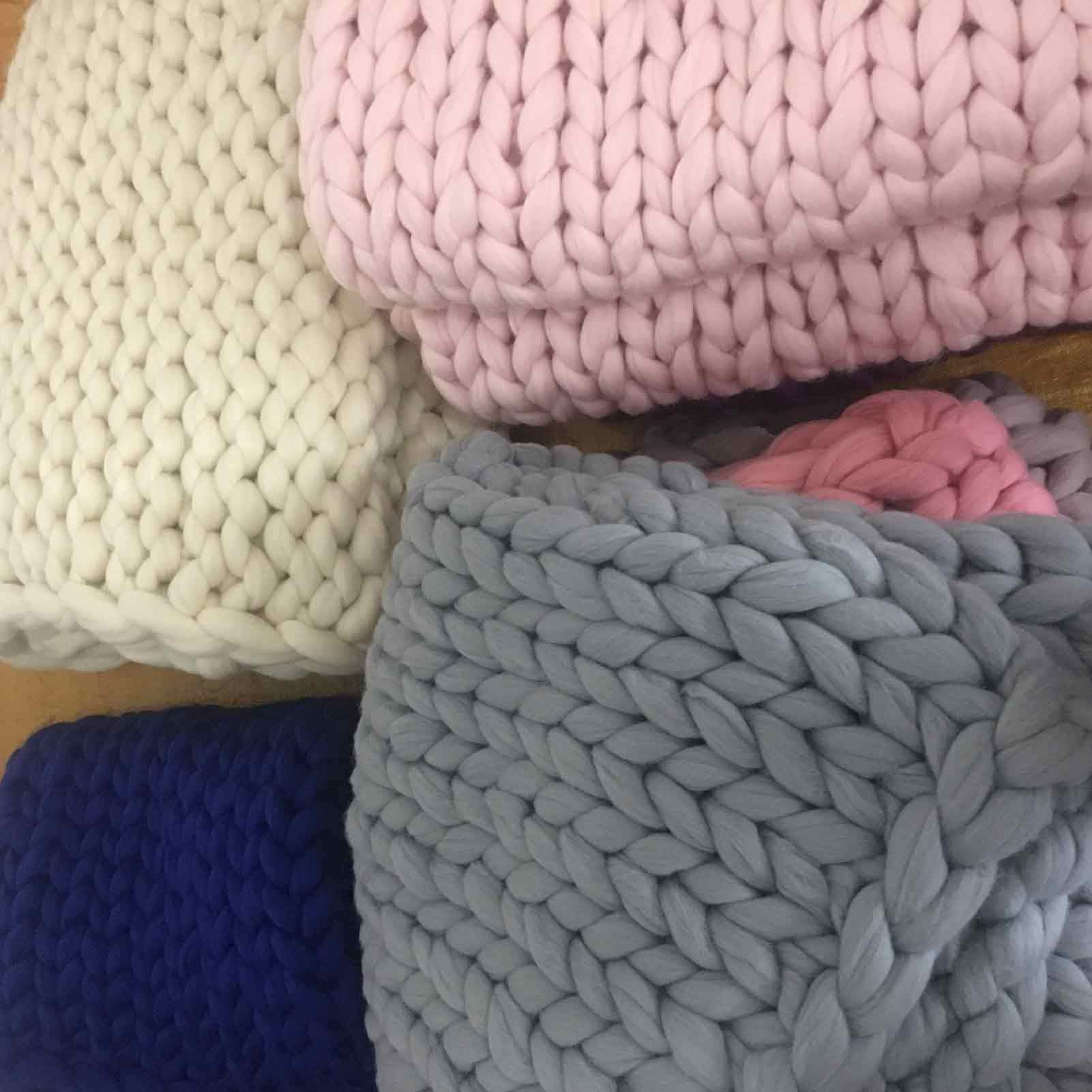 Chunky Hand-Woven Knitted Throw Blanket - Thick Soft Yarn Blanket for Sofa, Bed, Couch - Cozy Home Decor Gift for Women, Pet Bed Cover, Yoga Mat Companion - Perfect for Winter Nights, Movie Time & Relaxation