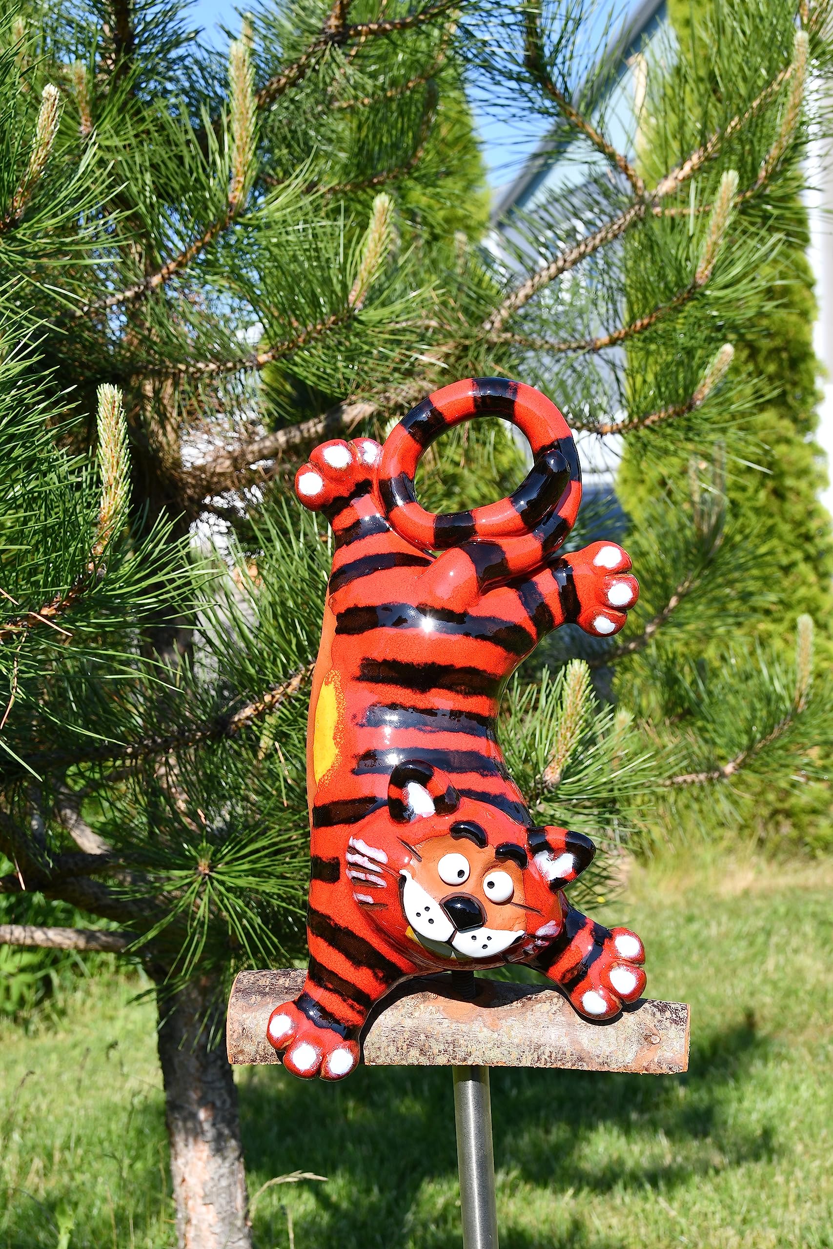 Handmade Frostproof Ceramic Cat Lawn Stake - Unique Outdoor Garden Statue Decor for Women & Men - Perfect Gift for Gardeners & Yard Lovers | Ideal for Patio, Flower Beds & Backyard Decorations