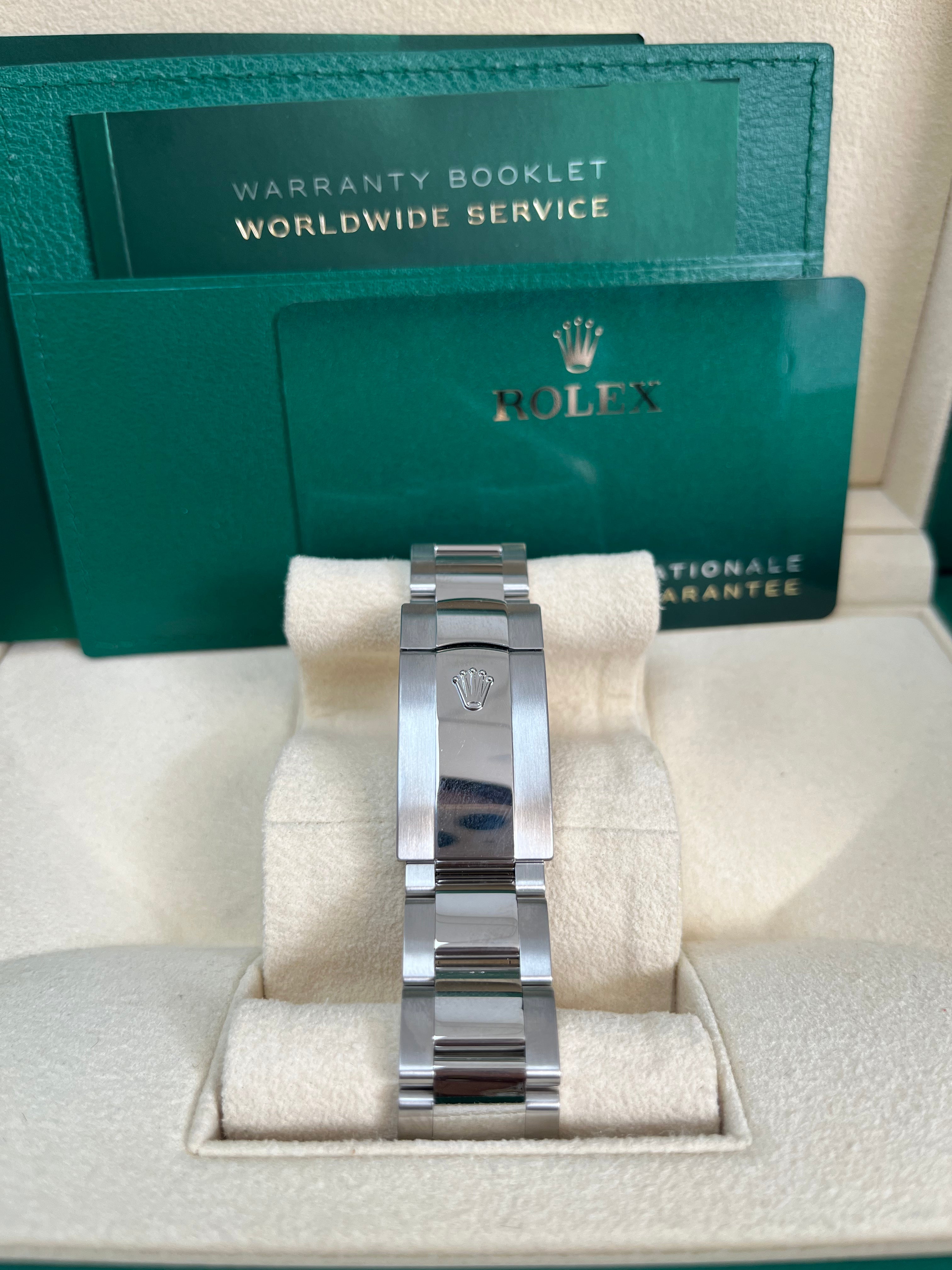 Rolex Datejust 41mm Oystersteel Watch with Mint Green Dial & Fluted Bezel - Ref.126334 | Luxury Men's Dress Watch for Business & Formal Occasions