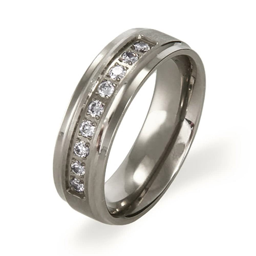 EVE'S ADDICTION Beveled Edge Titanium Ring with Cubic Zirconia | Hypoallergenic Wedding Band for Women | Perfect for Engagement, Anniversary & Everyday Wear