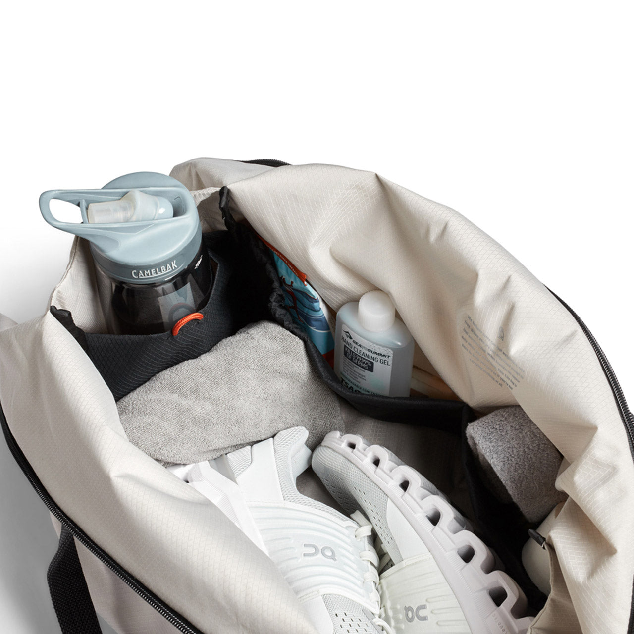 Bellroy Lite Duffel - Lightweight Travel Duffel Bag for Gym, Weekend Trips & Carry-On | Water-Resistant & Durable Travel Gear
