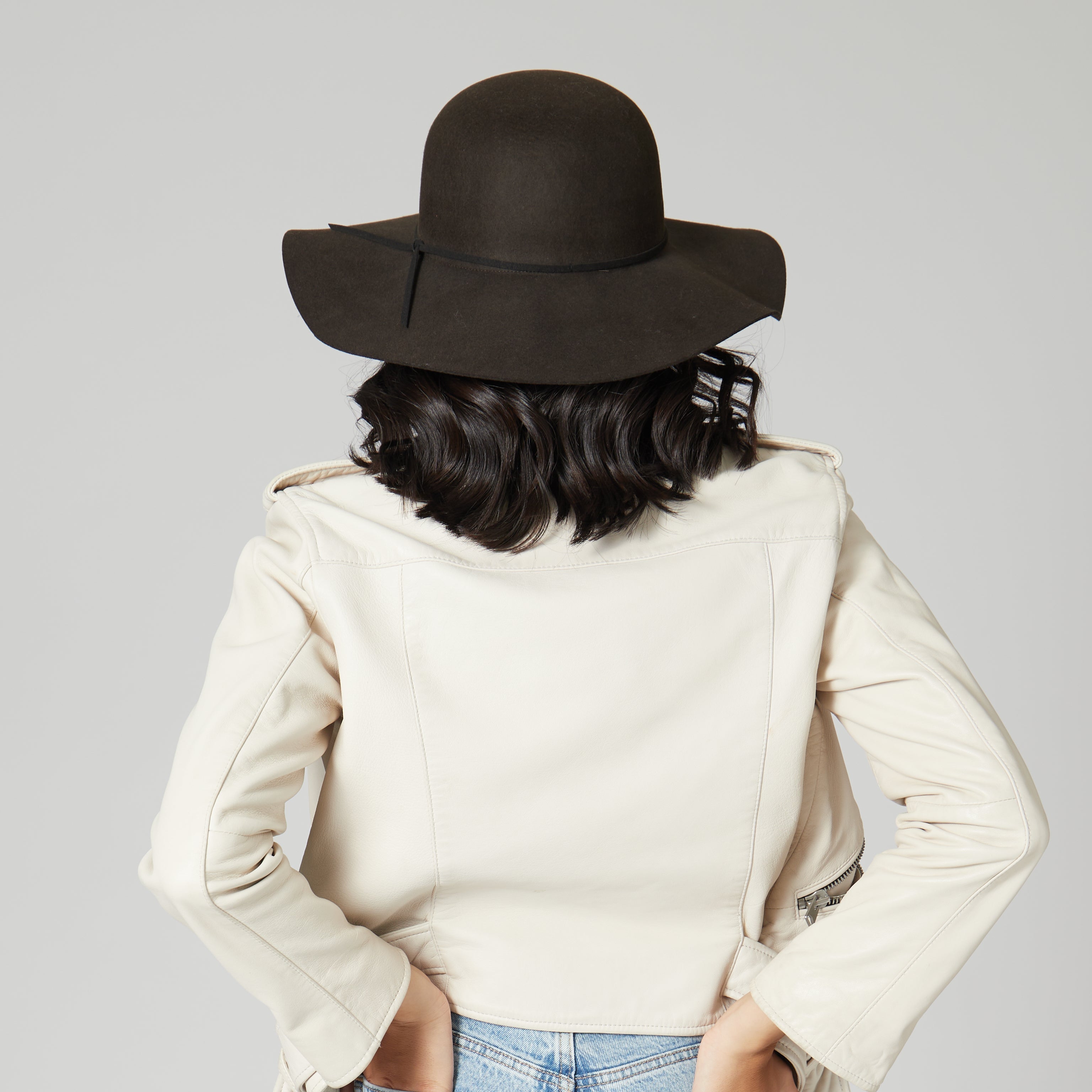 Head West Women's Floppy Hat with Round Crown & Faux Suede Band - Stylish Sun Hat for Beach, Outdoor & Summer Fashion