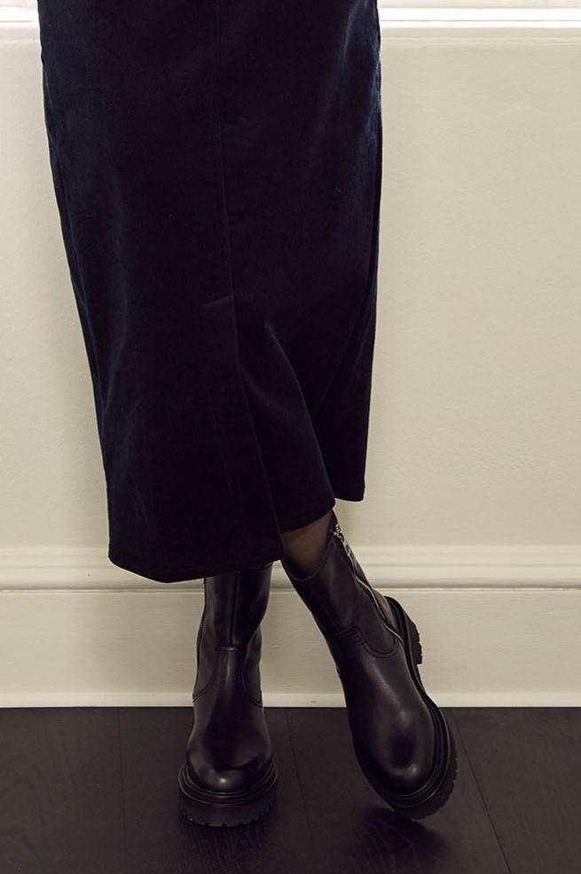 HOFF Office Leather Boots for Women - Black Professional Ankle Boots for Work, Business & Formal Occasions