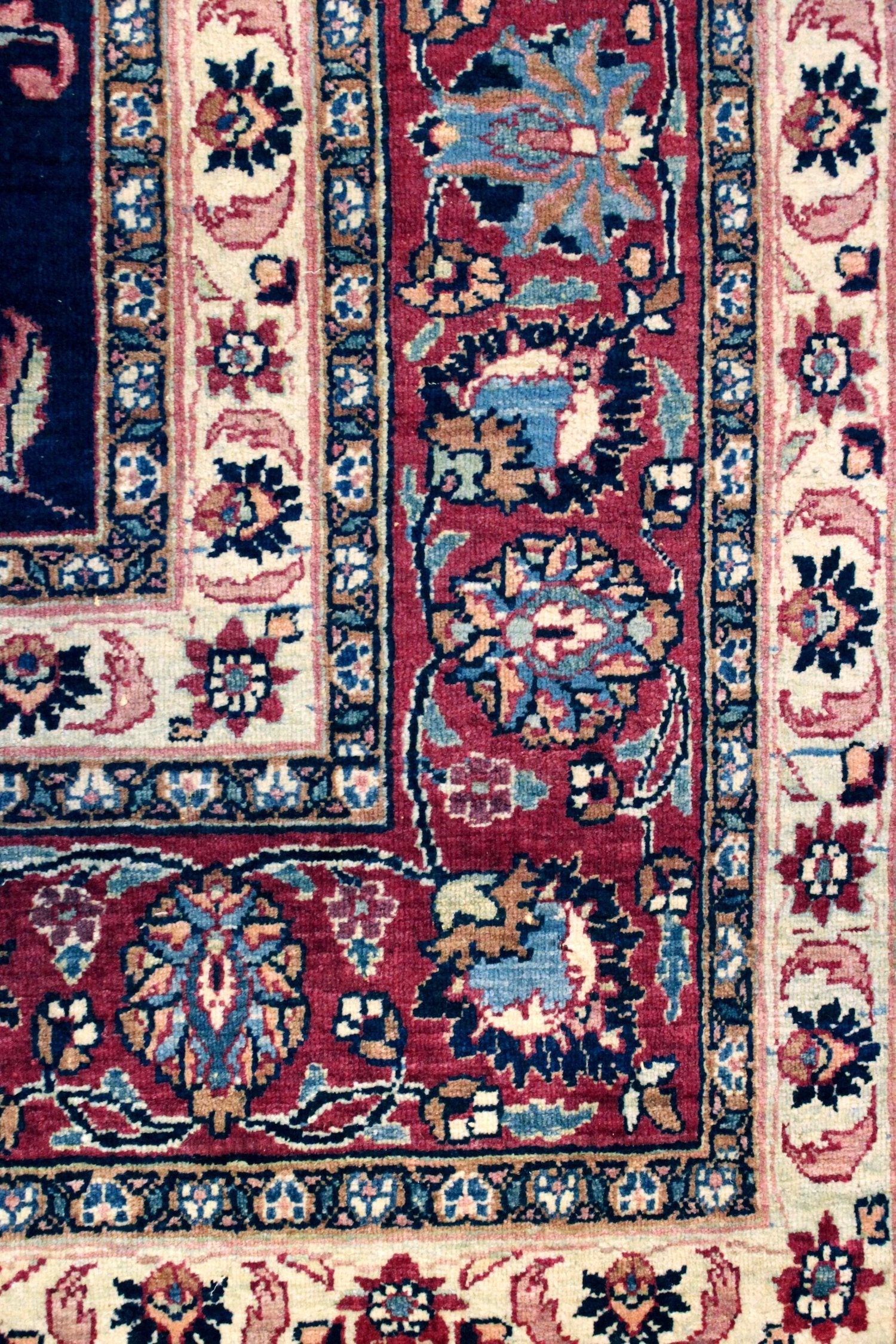 Handwoven Antique Mashad Traditional Persian Rug - J69857 - Perfect for Living Room, Bedroom, or Office Decor