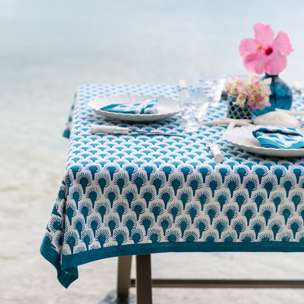 Geo Feather Teal Tablecloth - Elegant Waterproof Table Cover for Dining, Parties & Outdoor Events - Perfect for Weddings, Picnics & Home Decor