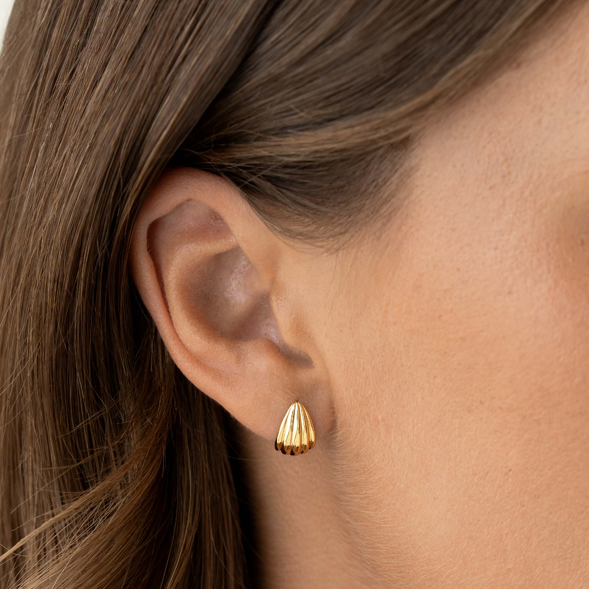 Scalloped Huggie Earrings for Women - Trendy Gold Hoop Earrings for Everyday Wear | Perfect for Casual, Office & Date Night Outfits