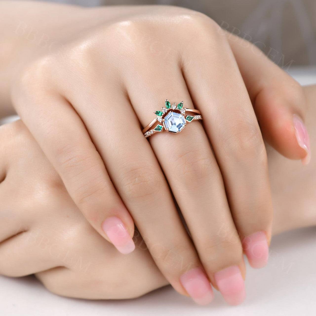 2pcs Three Stone Aquamarine Hexagon Ring with Kite Cut Lab Emerald Side Stones in Rose Gold - Bezel Set Wedding Band, Anniversary Gift for Her, Perfect for Engagement, Valentine's Day & Special Occasions