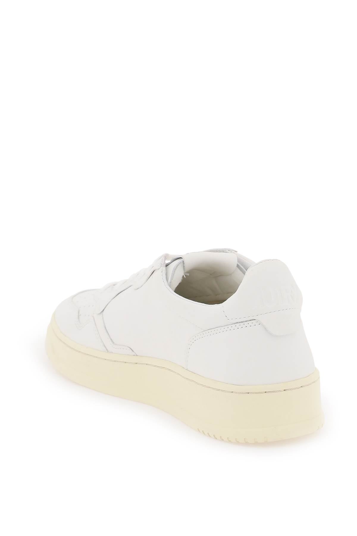 Autry Medalist Low Top Sneakers for Men & Women - Classic Retro White Leather Tennis Shoes - Comfortable Casual Walking & Fashion Streetwear
