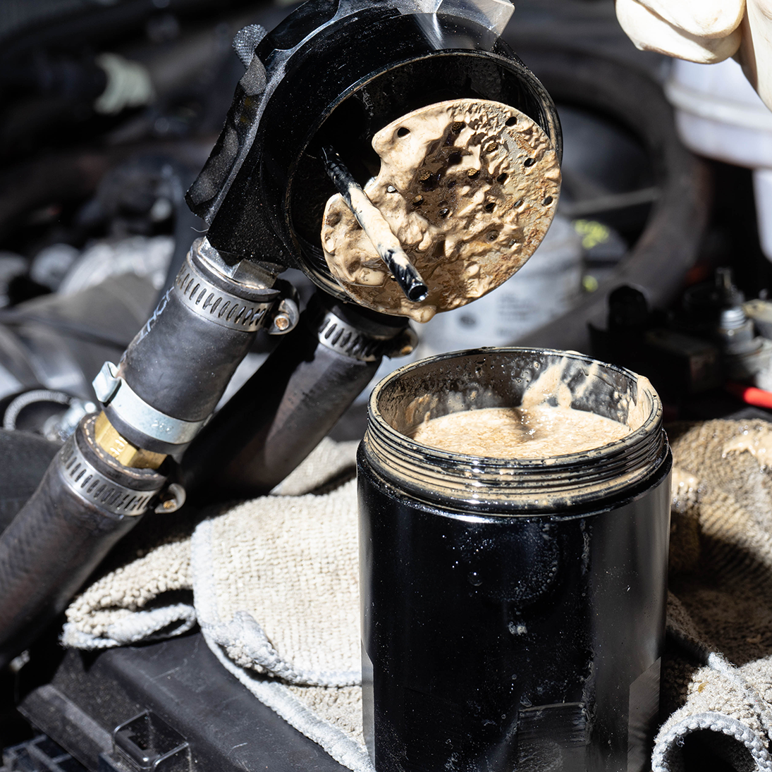 RAM 1500 V6 Oil Catch Can Kit - PCV System Upgrade for 3.6L Pentastar Engine | Reduces Engine Sludge & Improves Performance | Ideal for Off-Roading & Towing