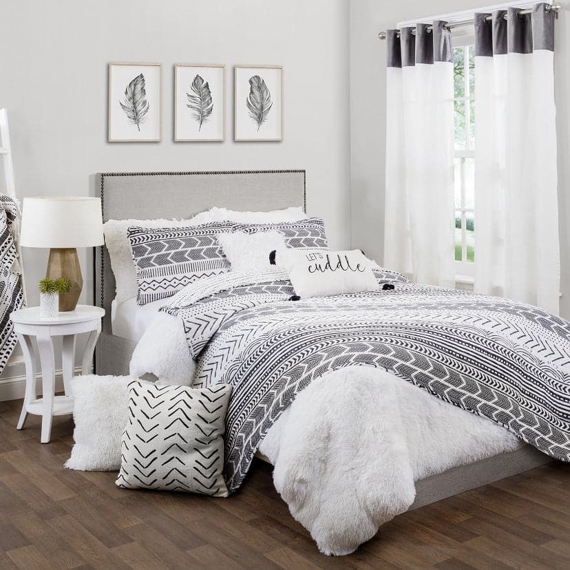 Emma Faux Fur Comforter Set - Soft & Luxurious Bedding Collection for Winter - Queen/King Size - Perfect for Cozy Bedrooms, Guest Rooms & Winter Home Decor
