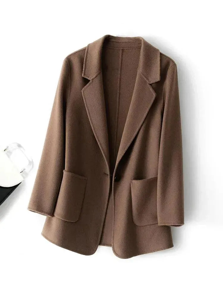 Stylish Loose Women's Coat - Trendy Oversized Outerwear for Fall & Winter - Perfect for Casual Outings, Office Wear & Date Nights