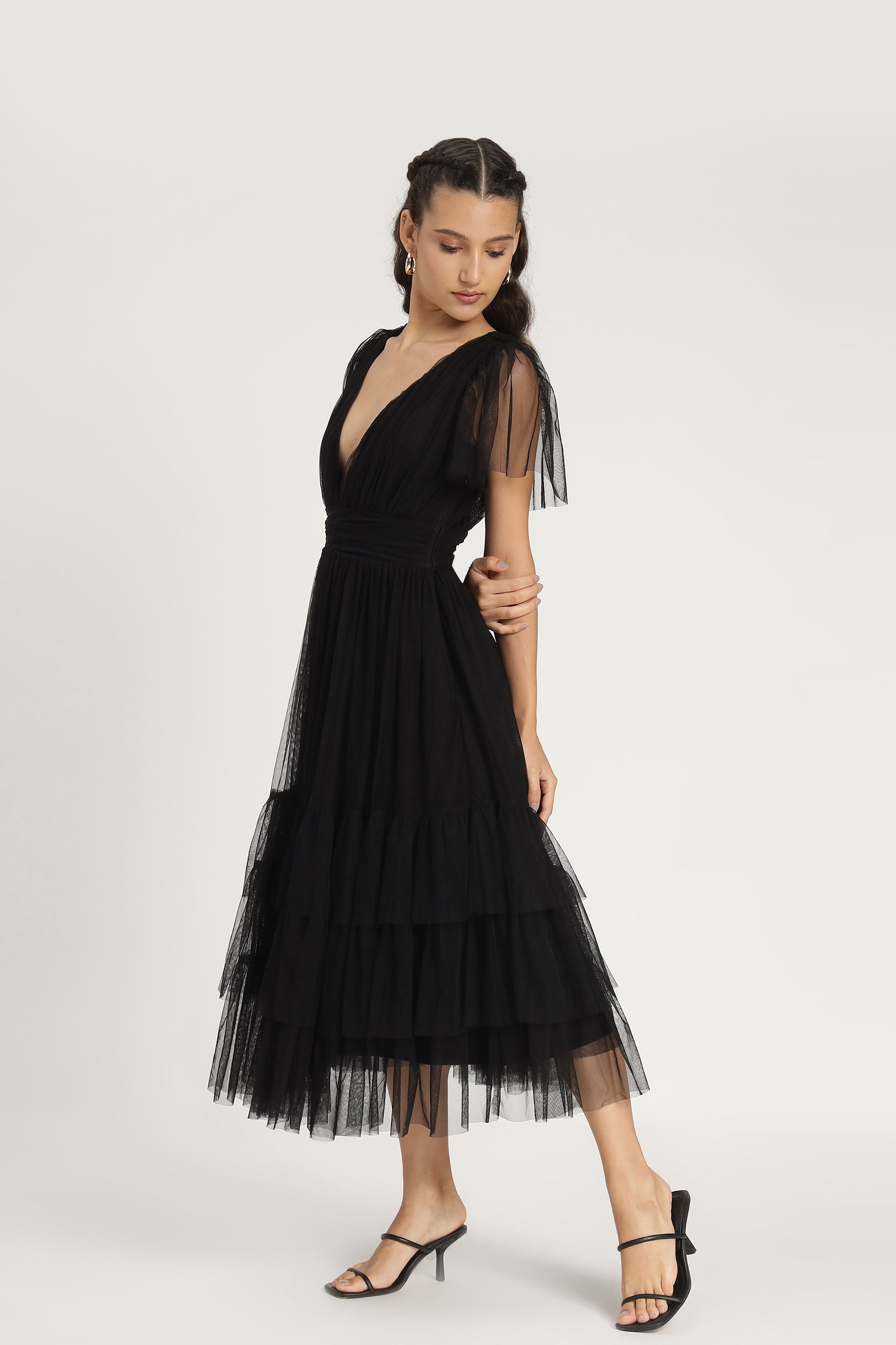 Elegant Madison Black Tulle Bridesmaid Midi Dress for Weddings, Parties & Formal Events - Flowy A-Line Skirt & Comfortable Fit
