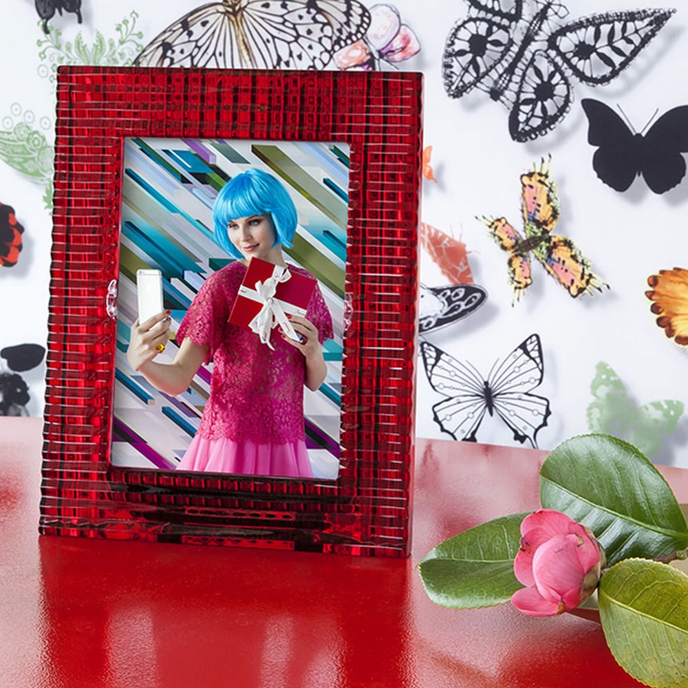 Red Eye Photo Frame - Elegant Wall Decor for Living Room, Bedroom & Office - Perfect for Family Photos, Art Display & Home Styling