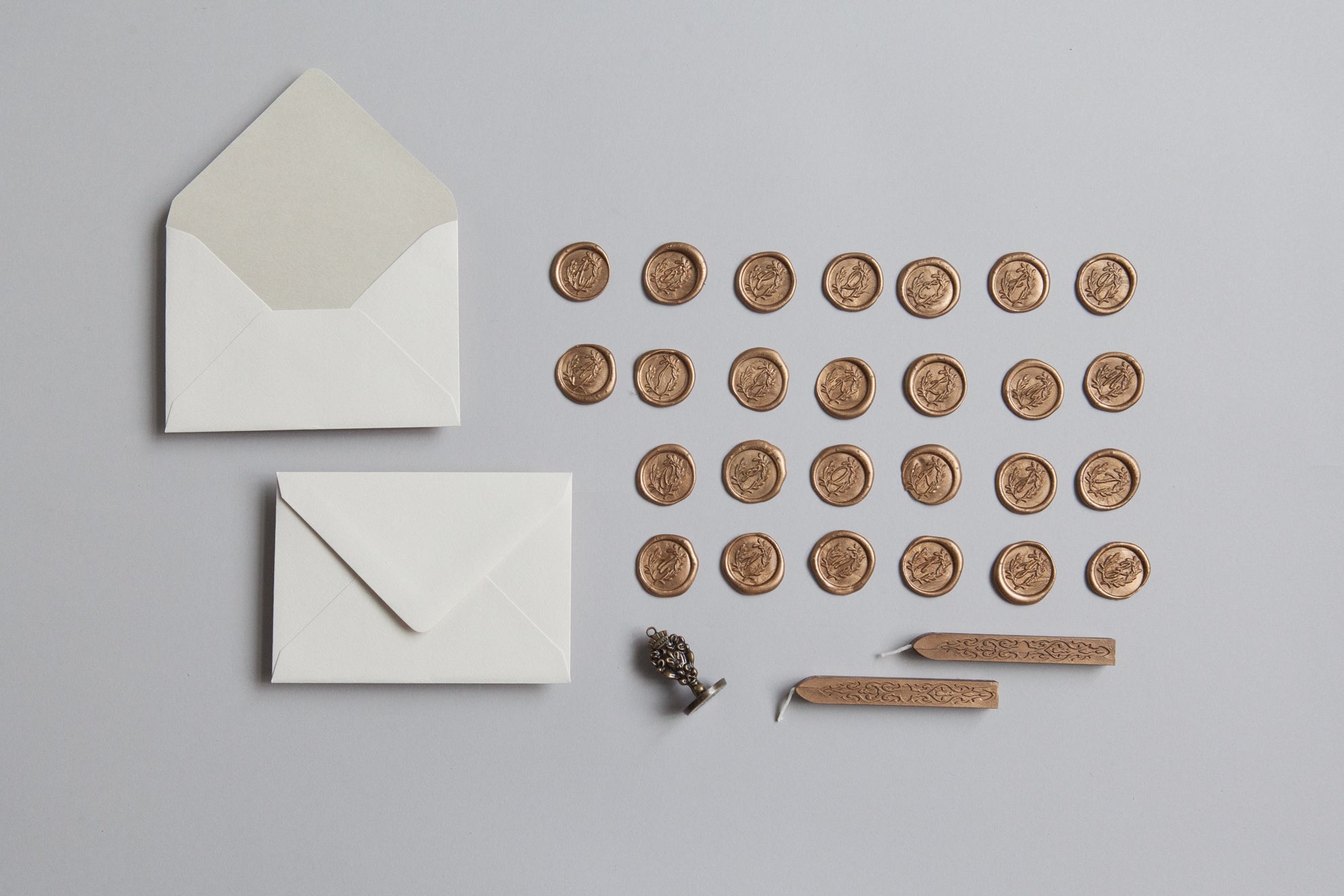 Vintage Monogram Wax Seal Stamp - Personalized Initials for Wedding Invitations, Letters, and DIY Crafts