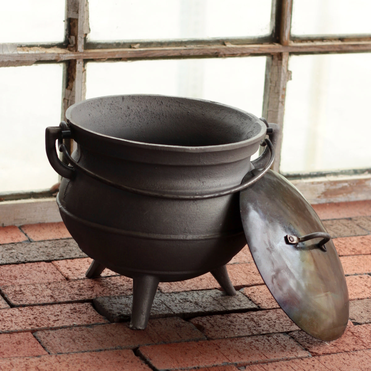 5 Quart Cast Iron Dutch Oven – Heavy Duty Enameled Pot for Cooking, Baking & Braising – Perfect for Soups, Stews & Bread Making in Oven or Stovetop