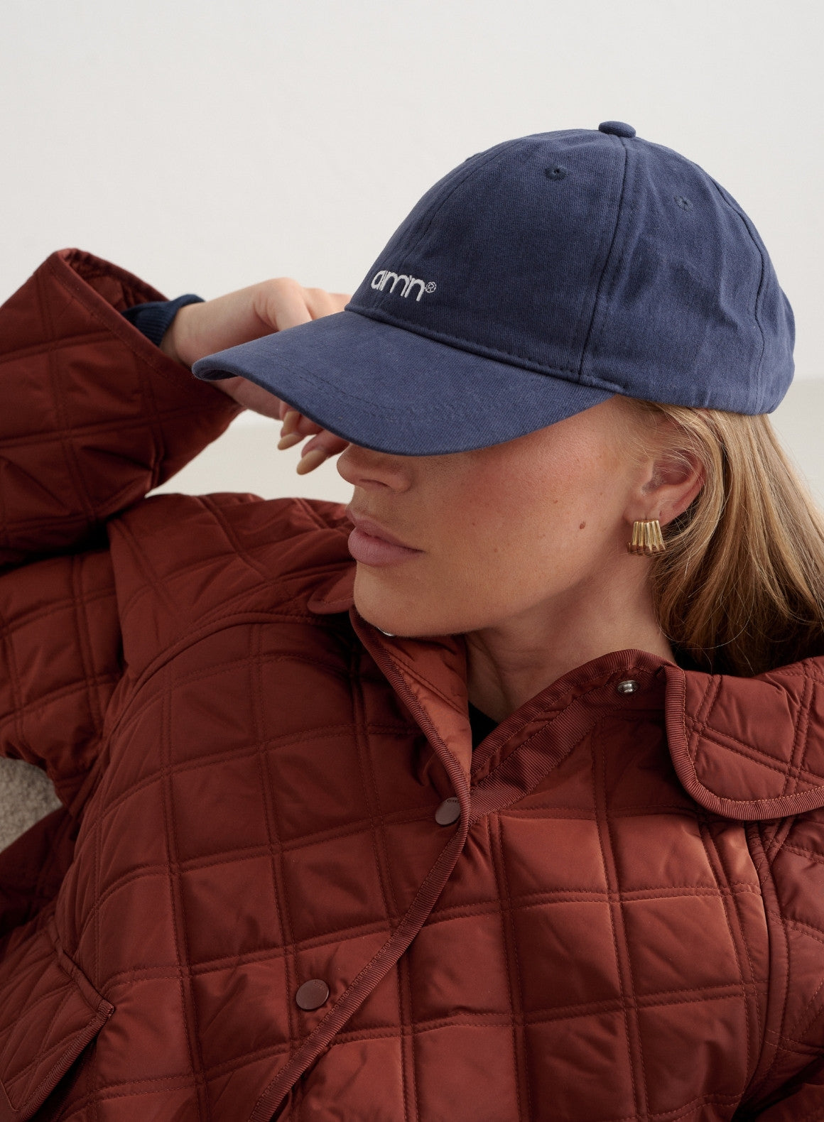 Navy Blue Small Logo Baseball Cap for Men & Women - Stylish Adjustable Snapback Hat for Outdoor Sports, Casual Wear & Fashion Accessories