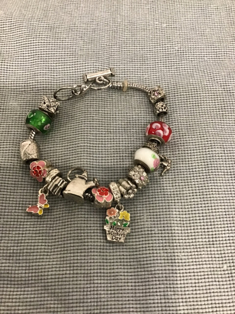 Mother's Day Flower Charm Bracelet - Elegant Floral Jewelry Gift for Mom - Perfect for Birthdays, Anniversaries & Special Occasions
