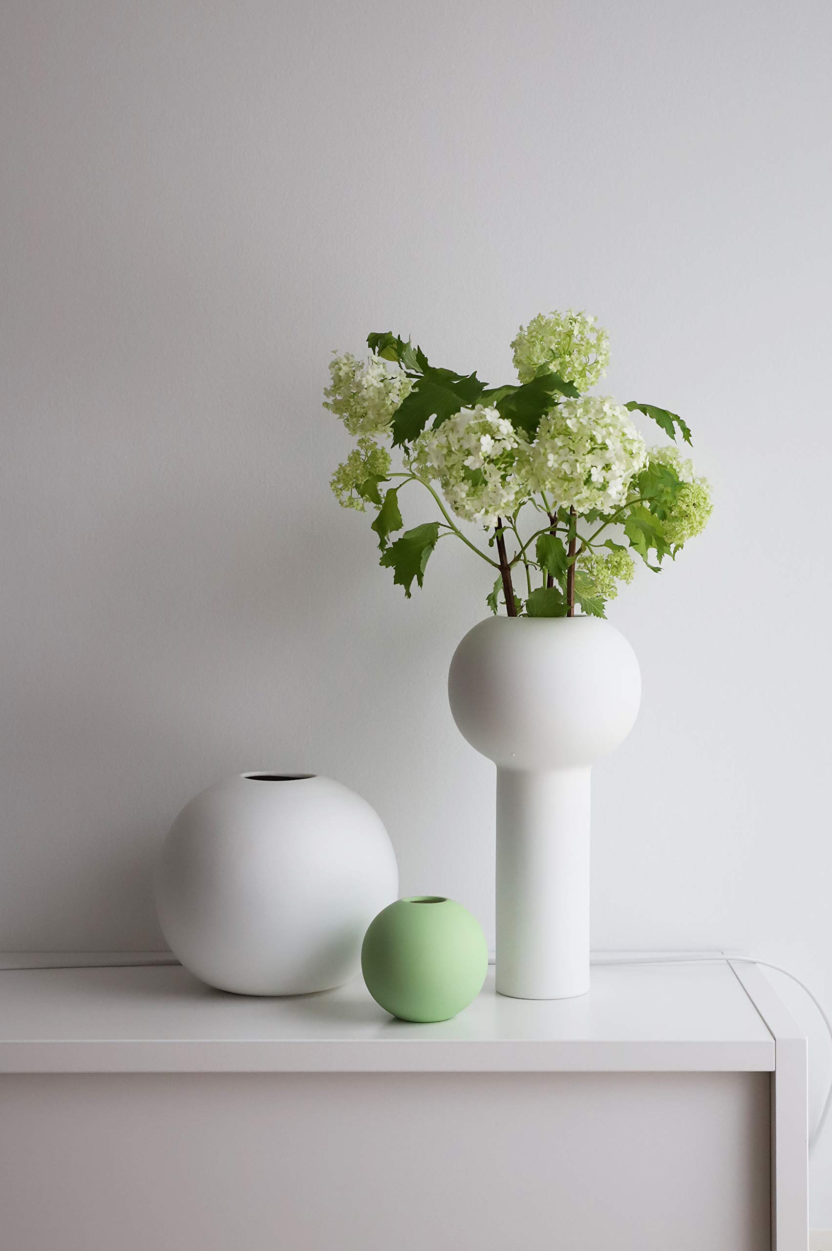 Glass Ball Vase - 8cm Diameter, 7cm Height - Perfect for Apple Decor, Centerpieces, and Home Tabletop Displays