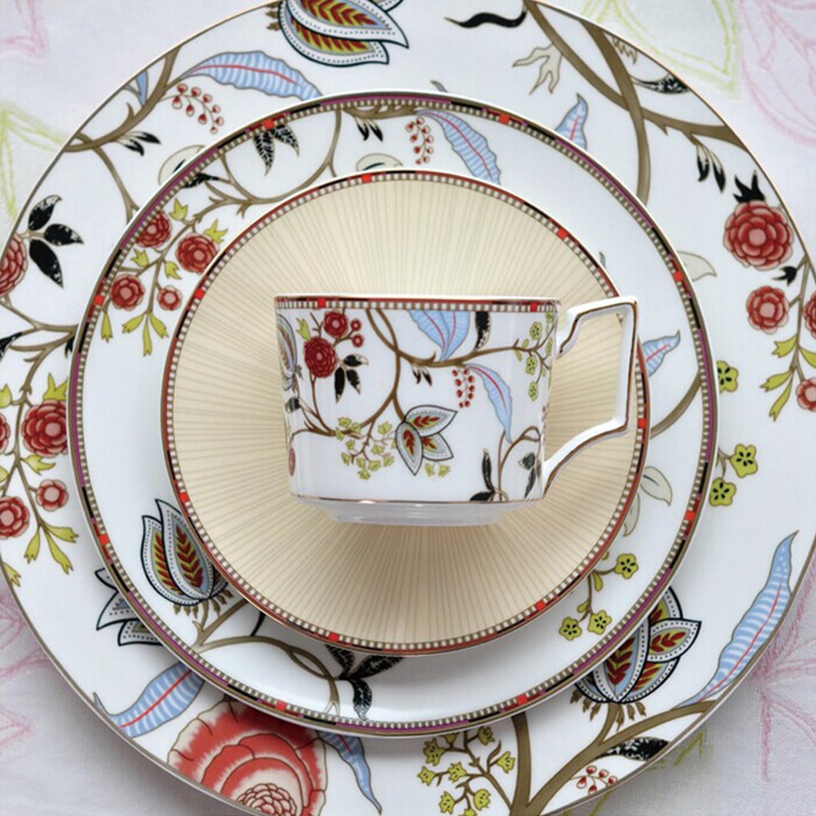 24-Piece Dinnerware Set - Scratch-Resistant Round Plates, Bowls & Cups - Microwave, Oven & Dishwasher Safe for Everyday Dining & Entertaining