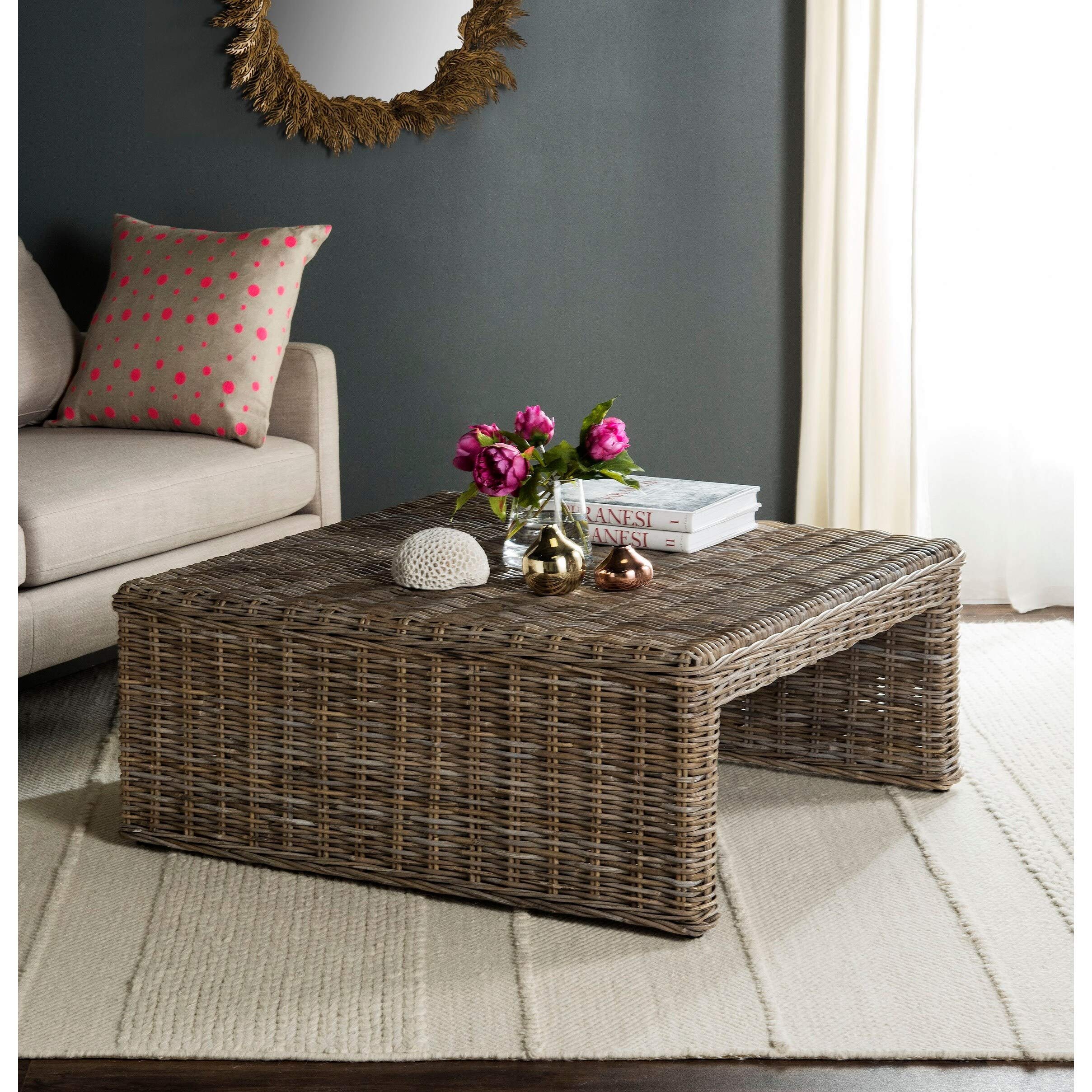 SAFAVIEH Persis Natural Wicker Coffee Table - Rustic Round Side Table for Living Room, Patio & Outdoor Use