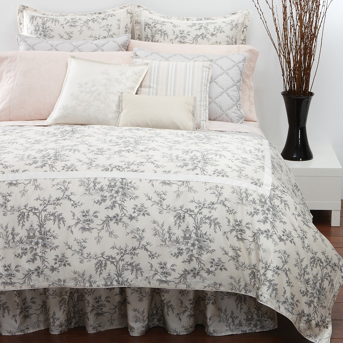 Lauren Ralph Lauren Authentic 100% Cotton King Size Bed Skirt - Saint Honore Collection (NWT) | Luxury Bedroom Decor for Elegant Home Styling