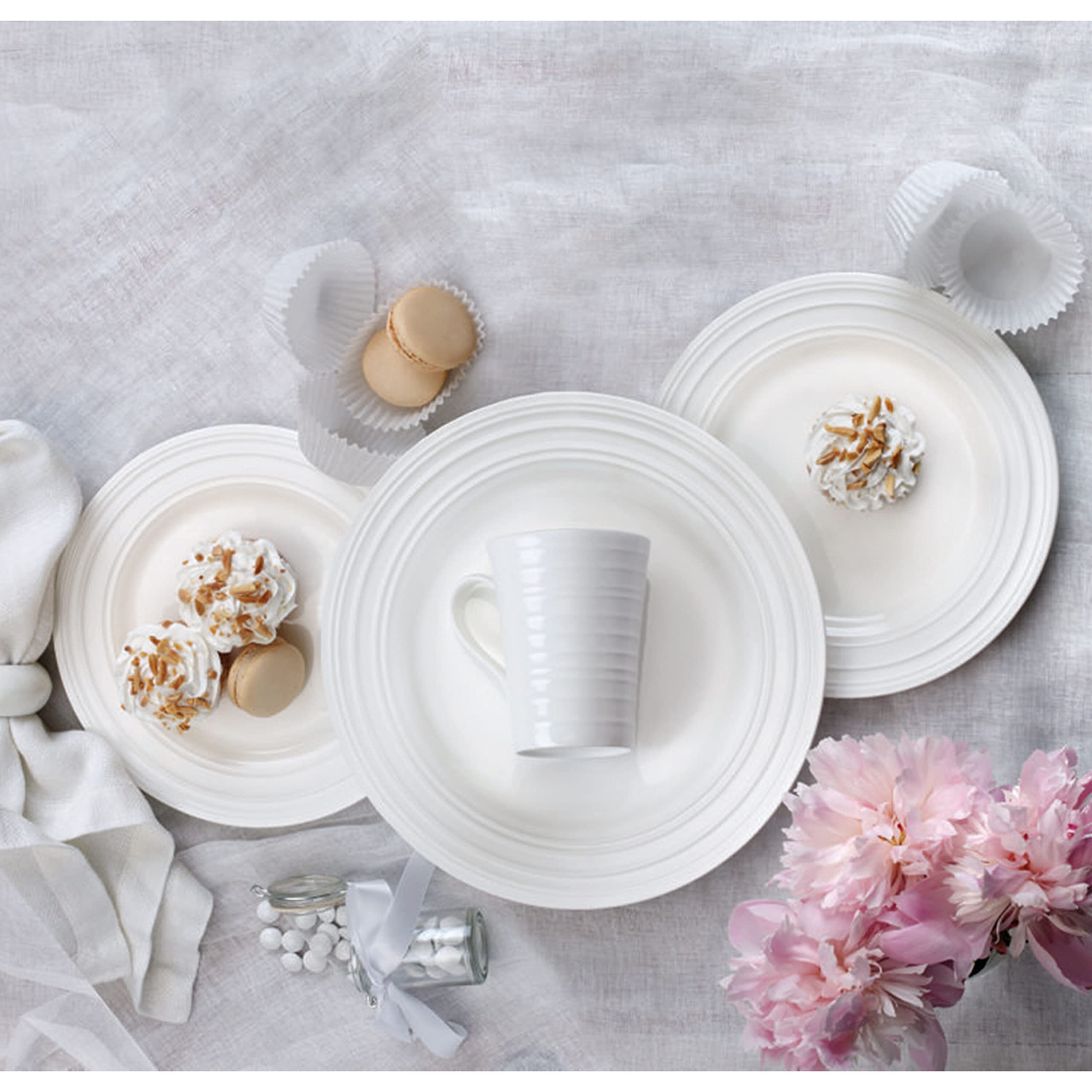 Mikasa 5224193 Ciara 16-Piece Dinnerware Set, Service for 4 - Elegant Porcelain Plates, Bowls & Mugs - Perfect for Family Dinners, Holiday Entertaining & Restaurant Use